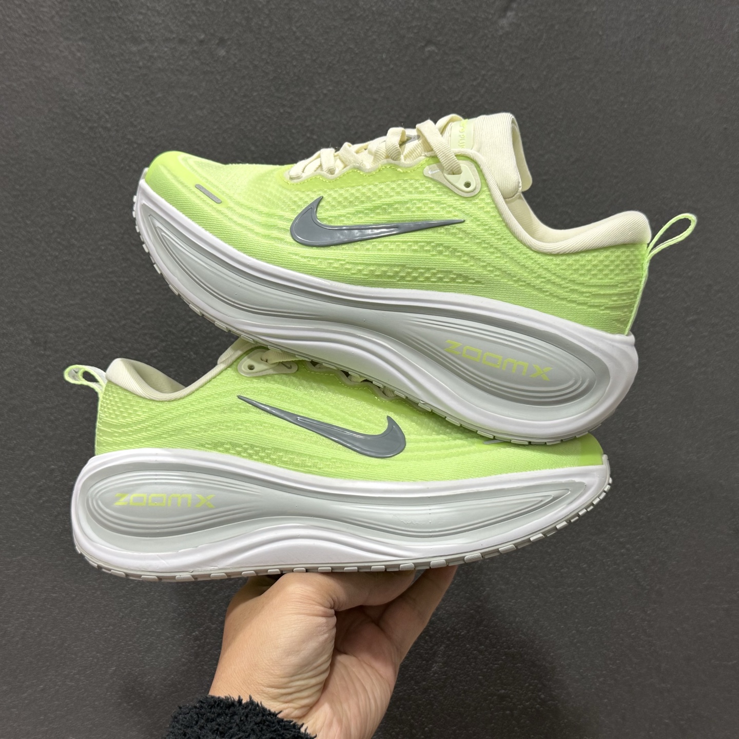 200 纯原版 NK Vomero Plus 网面透气跑步鞋 HV8154-103-Chinese UA Cheap High Quatity Brand Clothes Bags handbags Sneakers wholesale wholesaler seller from China Factory suppliers Fashion Clothing Shoes best Quality Beautiful Price 200 纯原版 NK Vomero Plus 网面透气跑步鞋 HV8154-103