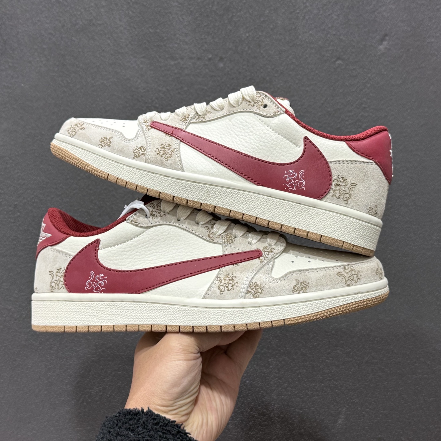 260 Nike Air Jordan 1 x Travis Scott AJ1倒勾 乔一倒钩 ‘DIY’定制 耐克 低帮文化篮球鞋 DF6190-005