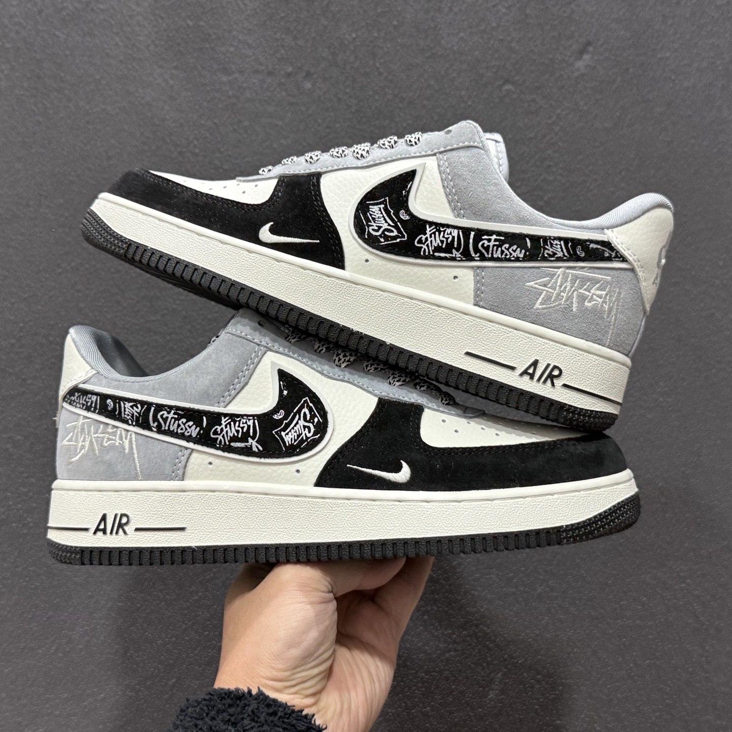 260 街头格调拉满,AF1 低帮涂鸦款炸街首选 当经典的 Nike Air Force 1 Low 遇上涂鸦艺术黑白灰-Chinese UA Cheap High Quatity Brand Clothes Bags handbags Sneakers wholesale wholesaler seller from China Factory suppliers Fashion Clothing Shoes best Quality Beautiful Price 260 街头格调拉满,AF1 低帮涂鸦款炸街首选 当经典的 Nike Air Force 1 Low 遇上涂鸦艺术黑白灰