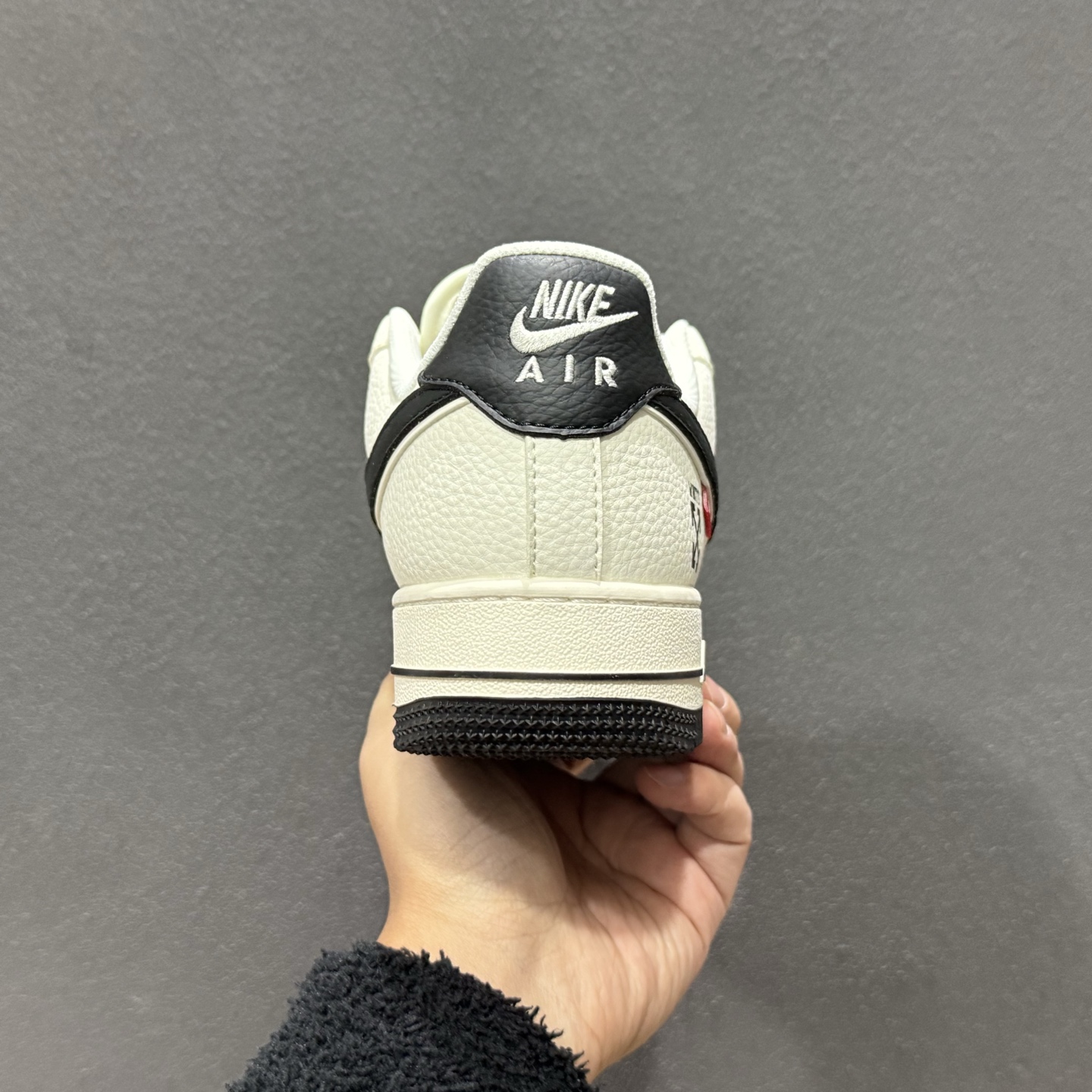260 NIke Air Force 1 '07 Low “Off WhITE联名-米黑勾”空军一号 低帮 运动鞋 SM6668-117-Chinese UA Cheap High Quatity Brand Clothes Bags handbags Sneakers wholesale wholesaler seller from China Factory suppliers Fashion Clothing Shoes best Quality Beautiful Price 260 NIke Air Force 1 '07 Low “Off WhITE联名-米黑勾”空军一号 低帮 运动鞋 SM6668-117