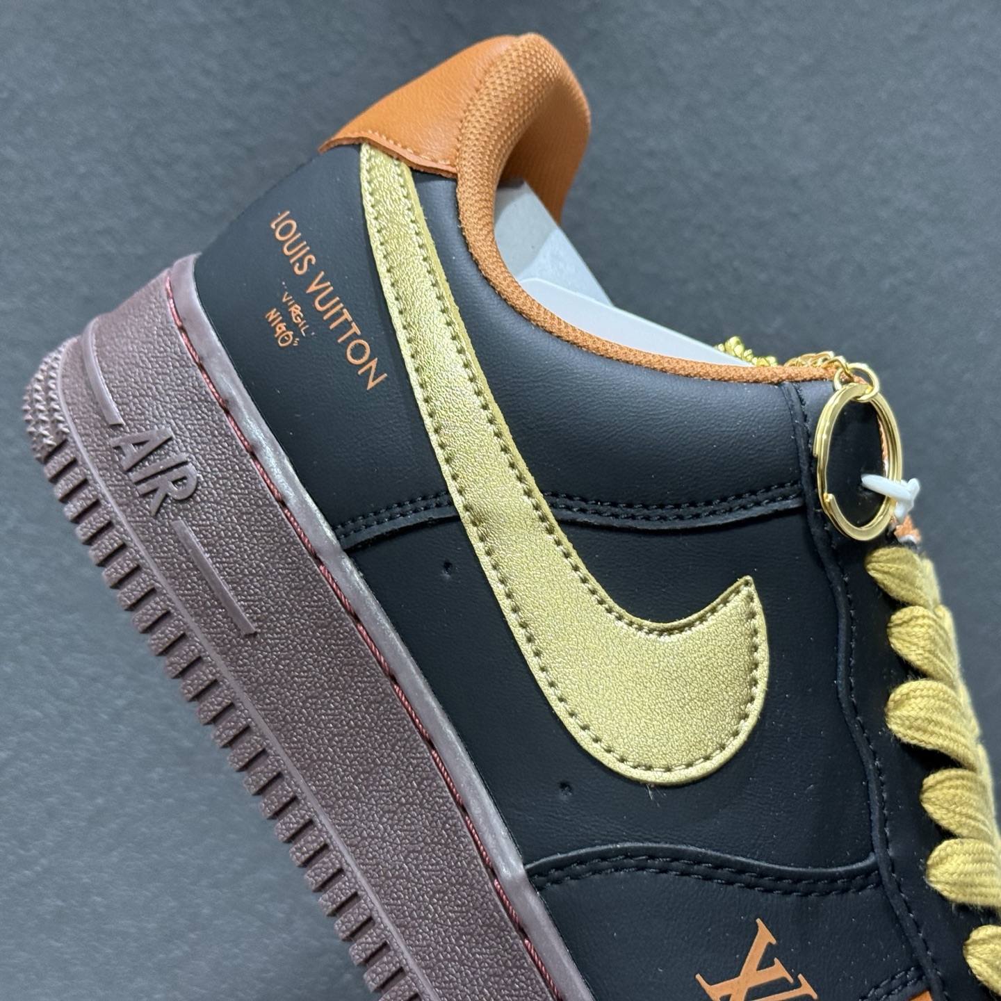 260 NIke Air Force 1 '07 Low “马年限定--玄黑赤金” 空军一号低帮 运动鞋 FV3694-101-Chinese UA Cheap High Quatity Brand Clothes Bags handbags Sneakers wholesale wholesaler seller from China Factory suppliers Fashion Clothing Shoes best Quality Beautiful Price 260 NIke Air Force 1 '07 Low “马年限定--玄黑赤金” 空军一号低帮 运动鞋 FV3694-101