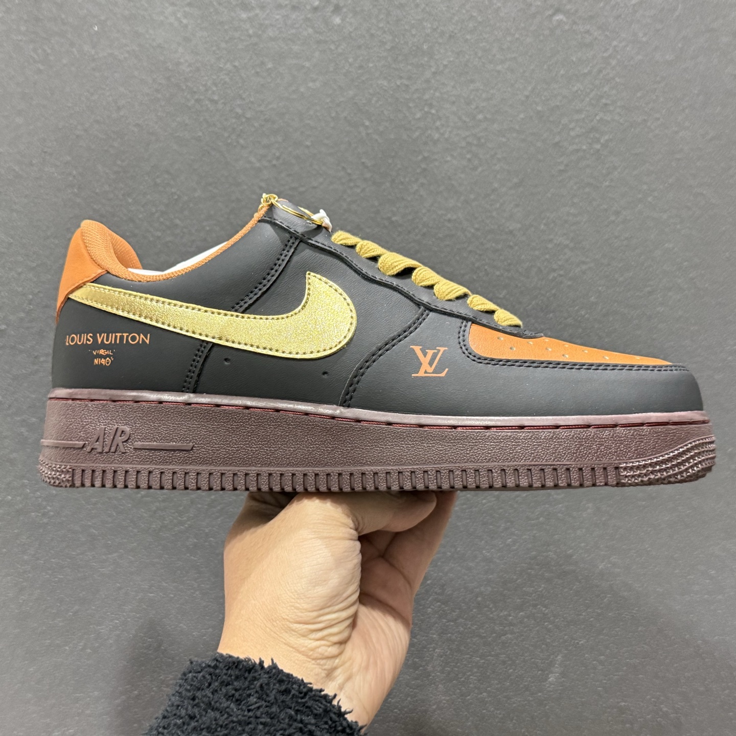 260 NIke Air Force 1 '07 Low “马年限定--玄黑赤金” 空军一号低帮 运动鞋 FV3694-101-Chinese UA Cheap High Quatity Brand Clothes Bags handbags Sneakers wholesale wholesaler seller from China Factory suppliers Fashion Clothing Shoes best Quality Beautiful Price 260 NIke Air Force 1 '07 Low “马年限定--玄黑赤金” 空军一号低帮 运动鞋 FV3694-101