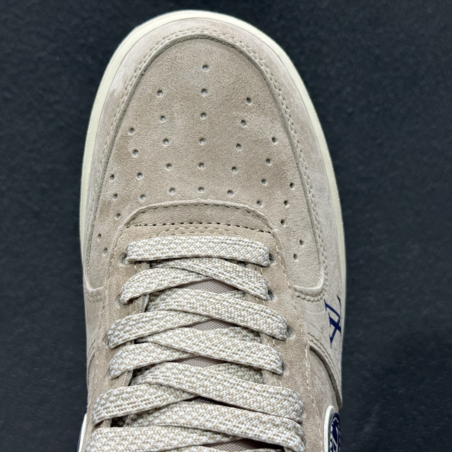 260 NIke Air Force 1 '07 Low “LV联名——灰蓝猪八革”空军一号 KL1688-004-Chinese UA Cheap High Quatity Brand Clothes Bags handbags Sneakers wholesale wholesaler seller from China Factory suppliers Fashion Clothing Shoes best Quality Beautiful Price 260 NIke Air Force 1 '07 Low “LV联名——灰蓝猪八革”空军一号 KL1688-004