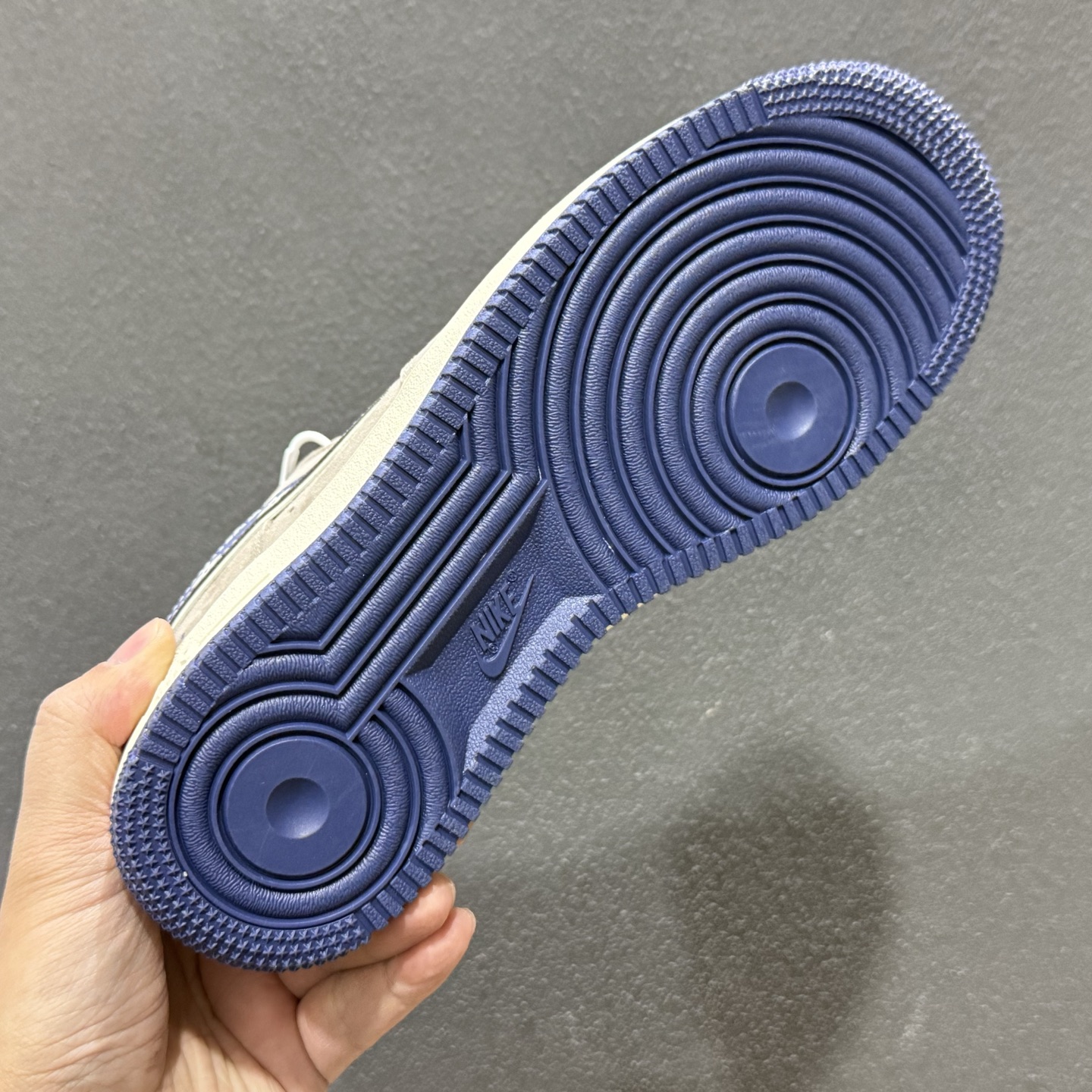 260 NIke Air Force 1 '07 Low “LV联名——灰蓝猪八革”空军一号 KL1688-004-Chinese UA Cheap High Quatity Brand Clothes Bags handbags Sneakers wholesale wholesaler seller from China Factory suppliers Fashion Clothing Shoes best Quality Beautiful Price 260 NIke Air Force 1 '07 Low “LV联名——灰蓝猪八革”空军一号 KL1688-004