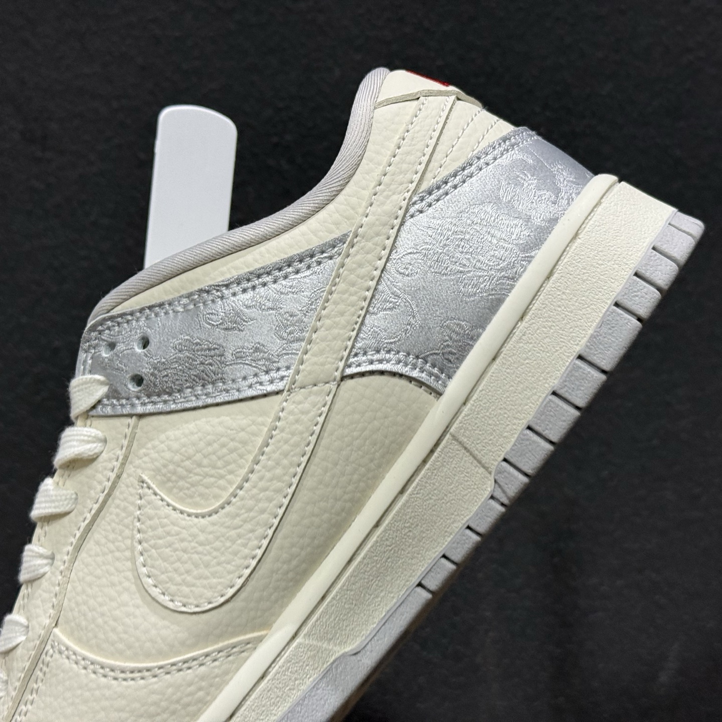 280 2026新款定制限量发售Nike SB Dunk Low“ 马年限定------白银中国风” 高端定制 低帮休闲板鞋 DS6608-022