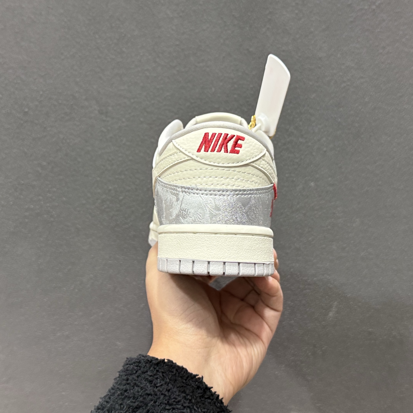 280 2026新款定制限量发售Nike SB Dunk Low“ 马年限定------白银中国风” 高端定制 低帮休闲板鞋 DS6608-022