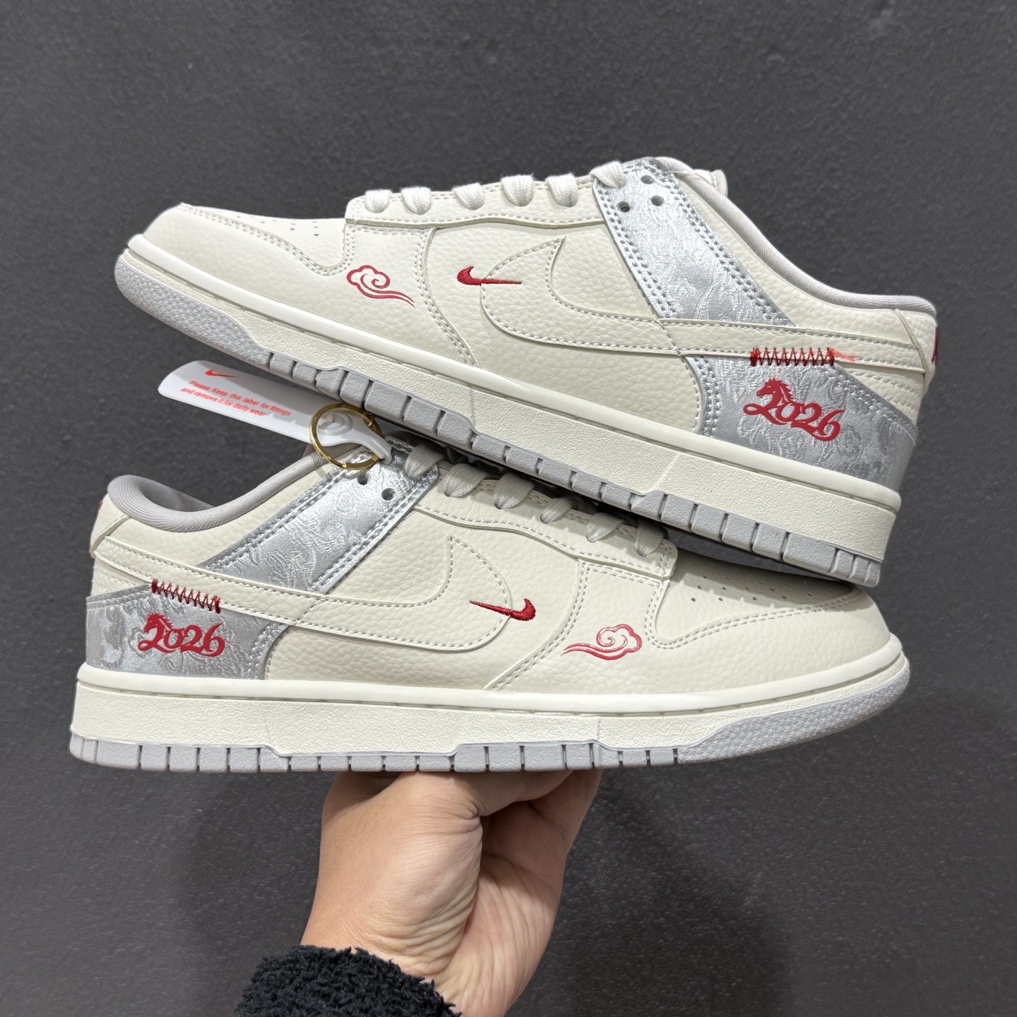 280 2026新款定制限量发售Nike SB Dunk Low“ 马年限定------白银中国风” 高端定制 低帮休闲板鞋 DS6608-022