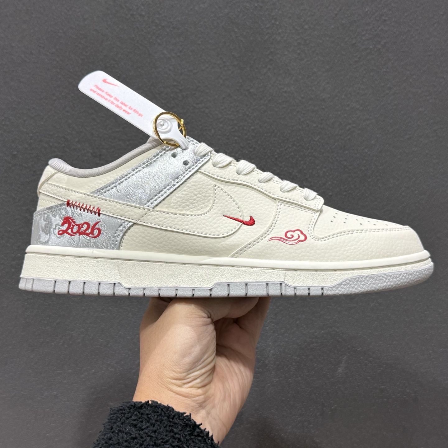 280 2026新款定制限量发售Nike SB Dunk Low“ 马年限定------白银中国风” 高端定制 低帮休闲板鞋 DS6608-022
