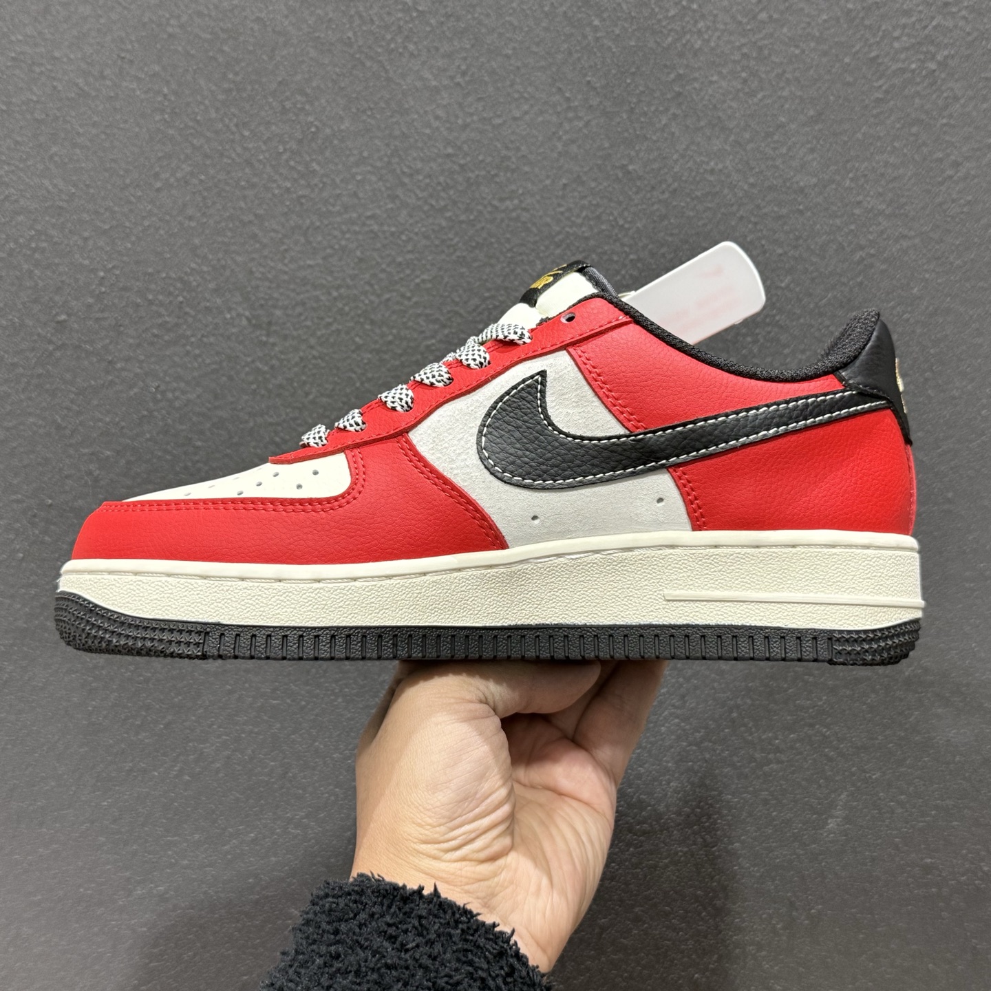 260 Nike Air Force 1 '07 Low “马年限定——祥云米黑红”空军一号 MZ9588-818-Chinese UA Cheap High Quatity Brand Clothes Bags handbags Sneakers wholesale wholesaler seller from China Factory suppliers Fashion Clothing Shoes best Quality Beautiful Price 260 Nike Air Force 1 '07 Low “马年限定——祥云米黑红”空军一号 MZ9588-818