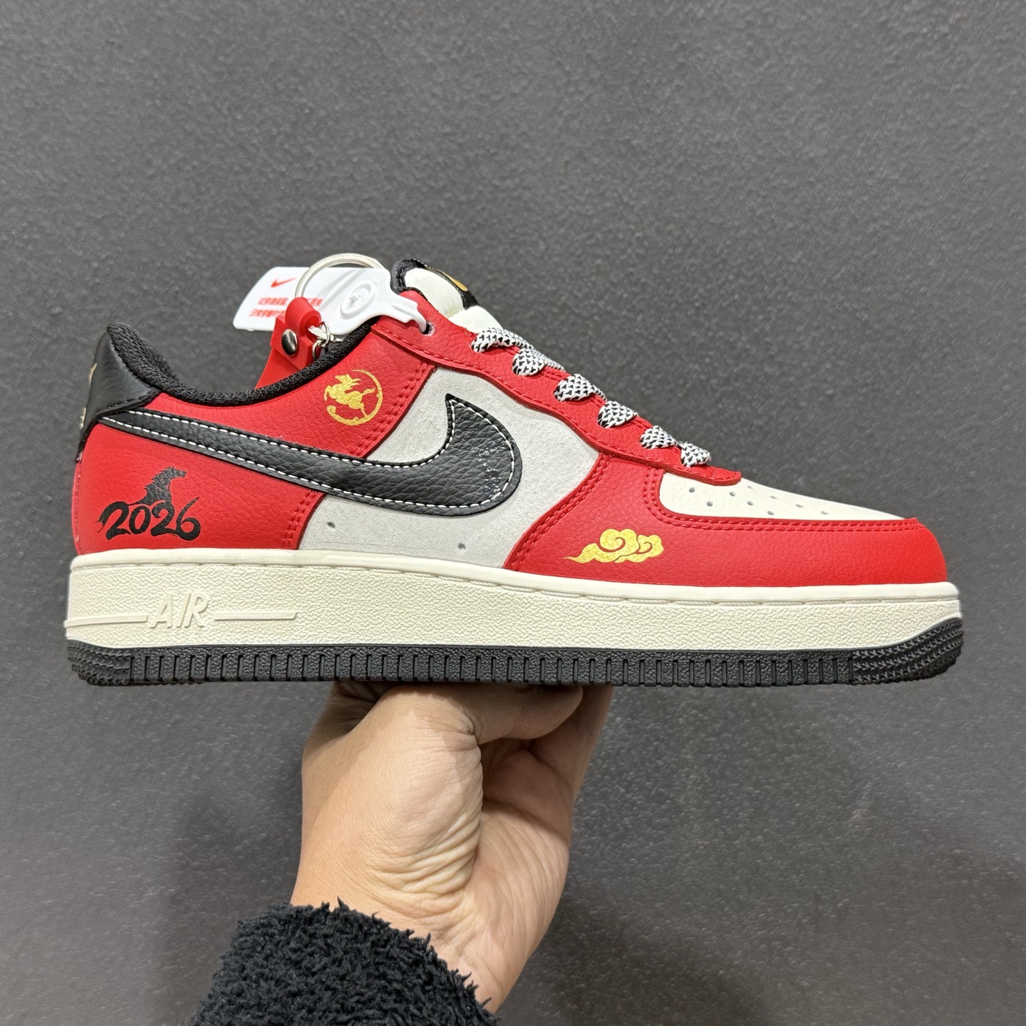 260 Nike Air Force 1 '07 Low “马年限定——祥云米黑红”空军一号 MZ9588-818-Chinese UA Cheap High Quatity Brand Clothes Bags handbags Sneakers wholesale wholesaler seller from China Factory suppliers Fashion Clothing Shoes best Quality Beautiful Price 260 Nike Air Force 1 '07 Low “马年限定——祥云米黑红”空军一号 MZ9588-818
