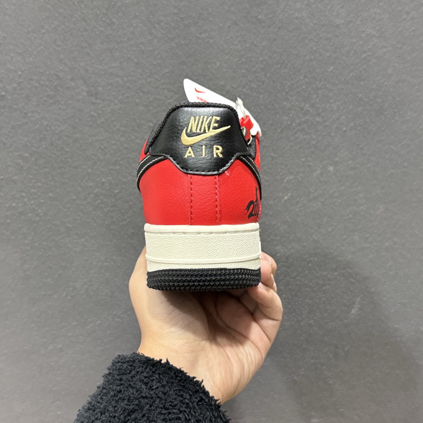 260 Nike Air Force 1 '07 Low “马年限定——祥云米黑红”空军一号 MZ9588-818-Chinese UA Cheap High Quatity Brand Clothes Bags handbags Sneakers wholesale wholesaler seller from China Factory suppliers Fashion Clothing Shoes best Quality Beautiful Price 260 Nike Air Force 1 '07 Low “马年限定——祥云米黑红”空军一号 MZ9588-818