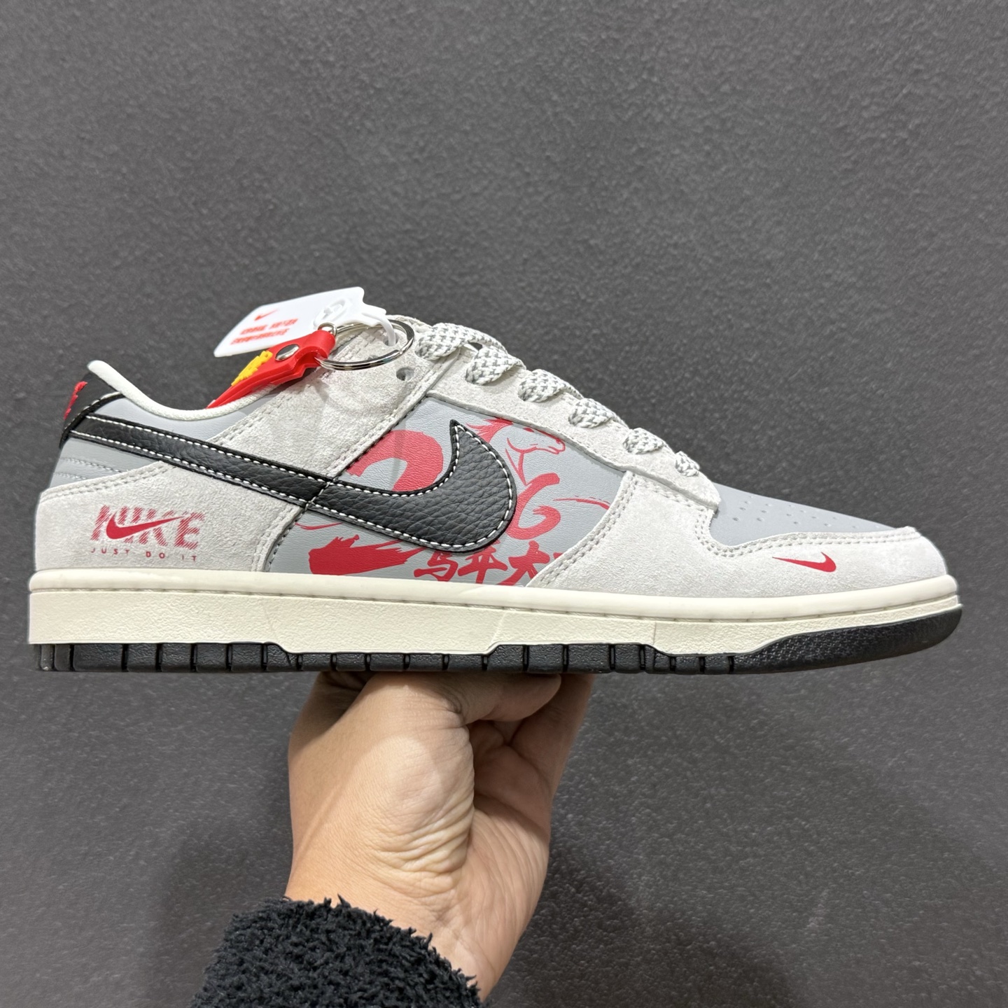 280 Nike SB Dunk Low“ 马年限定—NIKE马年大吉” 周年高端定制 低帮休闲板鞋 JP2026-111-Chinese UA Cheap High Quatity Brand Clothes Bags handbags Sneakers wholesale wholesaler seller from China Factory suppliers Fashion Clothing Shoes best Quality Beautiful Price 280 Nike SB Dunk Low“ 马年限定—NIKE马年大吉” 周年高端定制 低帮休闲板鞋 JP2026-111