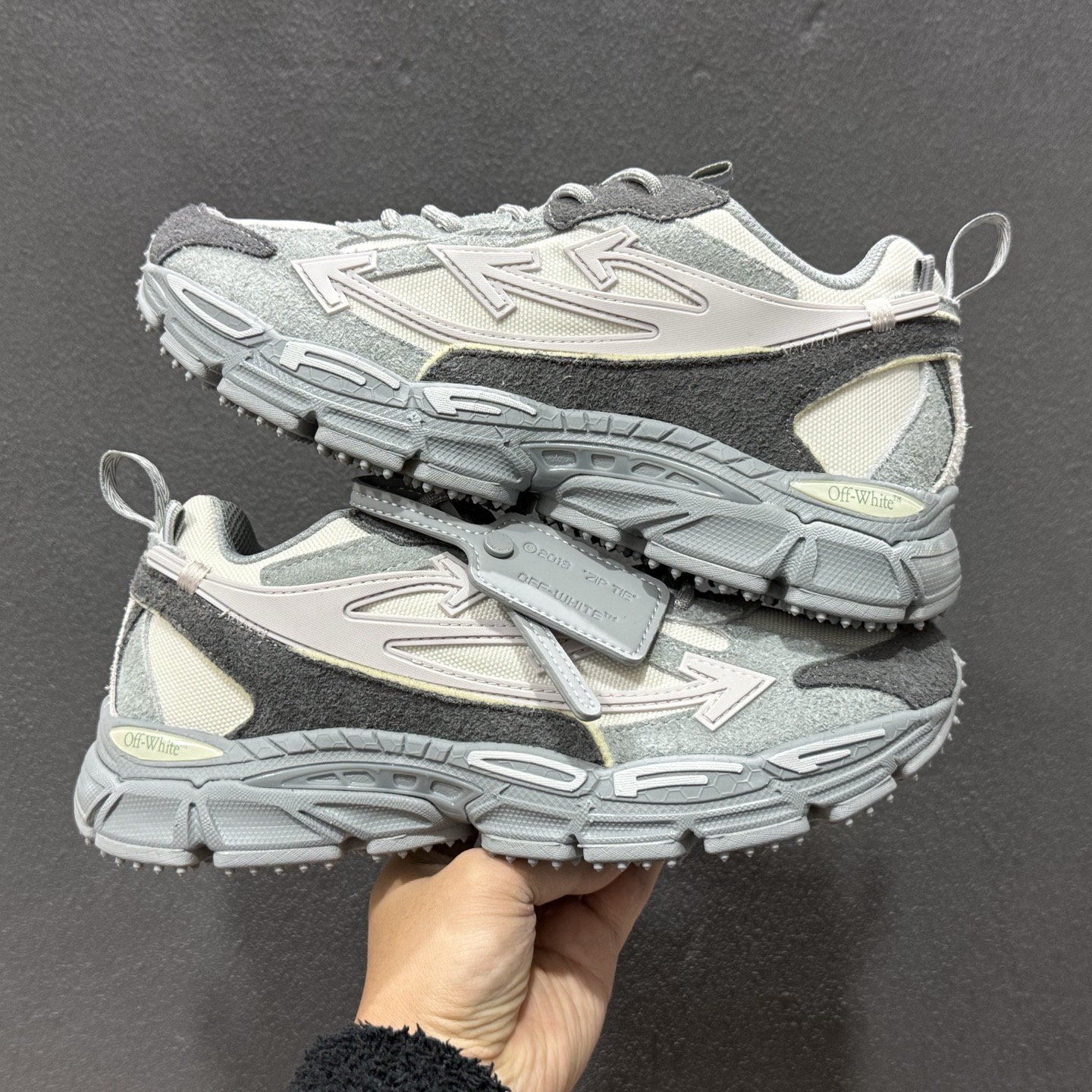 360 纯原OK版本 Off-White OW最新款跑鞋 复古休闲鞋-Chinese UA Cheap High Quatity Brand Clothes Bags handbags Sneakers wholesale wholesaler seller from China Factory suppliers Fashion Clothing Shoes best Quality Beautiful Price 360 纯原OK版本 Off-White OW最新款跑鞋 复古休闲鞋