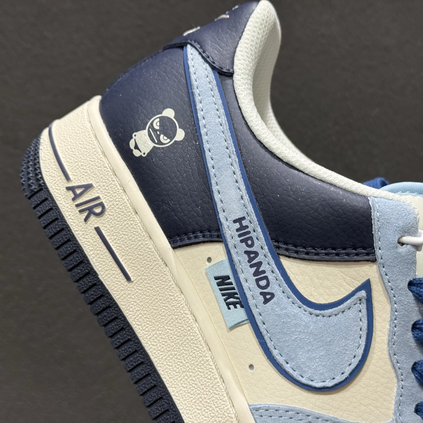 260 高端定制Nike Air Force 1 '07 Low “暴力熊联名------北卡蓝双钩” 高端定制 低帮休闲板鞋 XD9314-616-Chinese UA Cheap High Quatity Brand Clothes Bags handbags Sneakers wholesale wholesaler seller from China Factory suppliers Fashion Clothing Shoes best Quality Beautiful Price 260 高端定制Nike Air Force 1 '07 Low “暴力熊联名------北卡蓝双钩” 高端定制 低帮休闲板鞋 XD9314-616