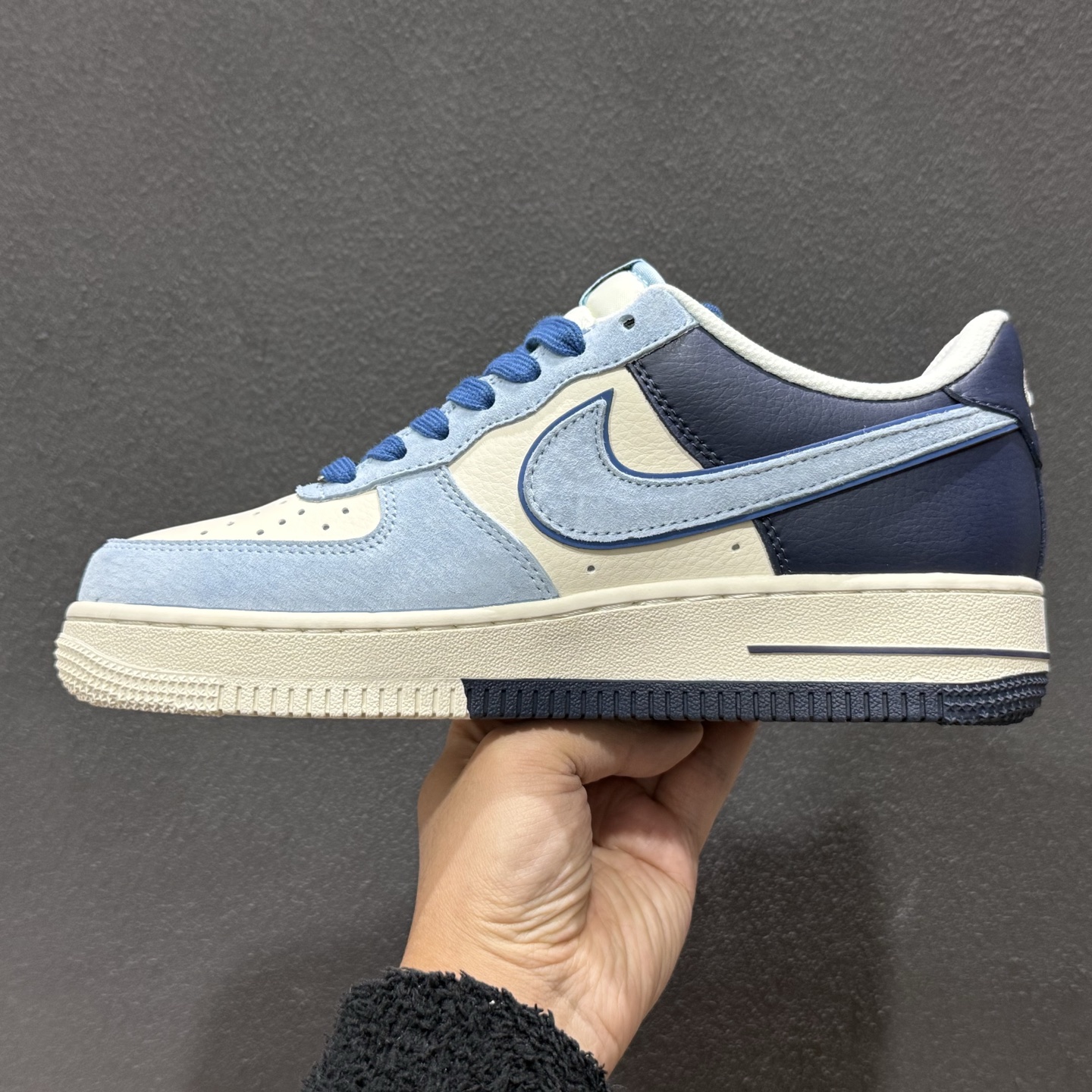 260 高端定制Nike Air Force 1 '07 Low “暴力熊联名------北卡蓝双钩” 高端定制 低帮休闲板鞋 XD9314-616-Chinese UA Cheap High Quatity Brand Clothes Bags handbags Sneakers wholesale wholesaler seller from China Factory suppliers Fashion Clothing Shoes best Quality Beautiful Price 260 高端定制Nike Air Force 1 '07 Low “暴力熊联名------北卡蓝双钩” 高端定制 低帮休闲板鞋 XD9314-616