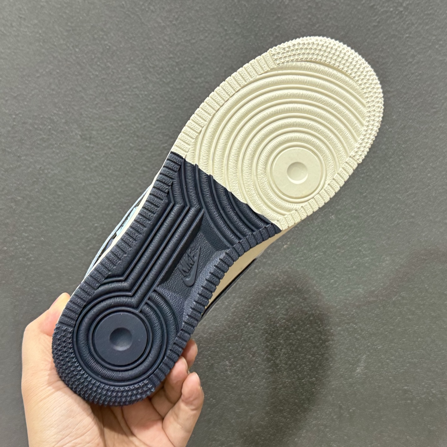 260 高端定制Nike Air Force 1 '07 Low “暴力熊联名------北卡蓝双钩” 高端定制 低帮休闲板鞋 XD9314-616-Chinese UA Cheap High Quatity Brand Clothes Bags handbags Sneakers wholesale wholesaler seller from China Factory suppliers Fashion Clothing Shoes best Quality Beautiful Price 260 高端定制Nike Air Force 1 '07 Low “暴力熊联名------北卡蓝双钩” 高端定制 低帮休闲板鞋 XD9314-616