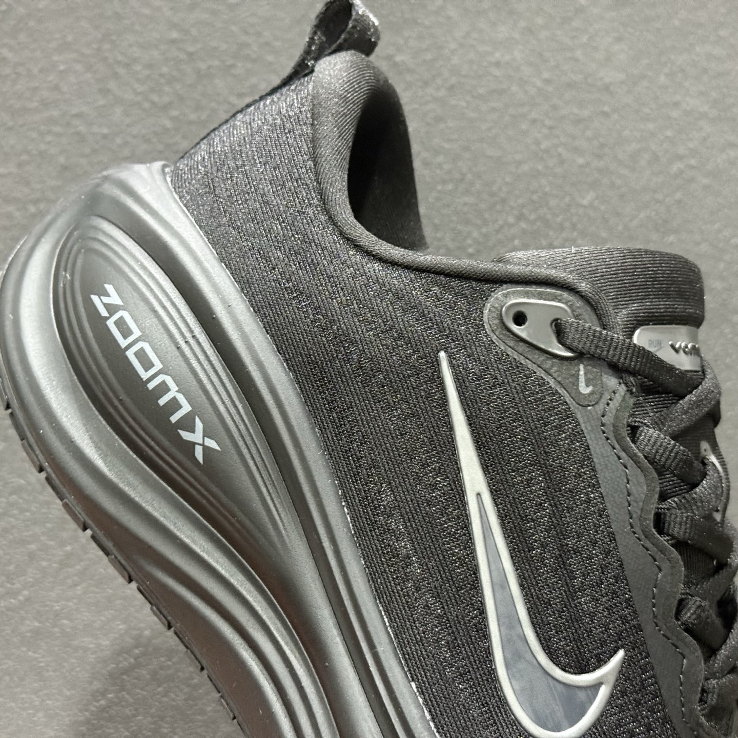 200 纯原版 NK Vomero Plus 网面透气跑步鞋 HV8150-003-Chinese UA Cheap High Quatity Brand Clothes Bags handbags Sneakers wholesale wholesaler seller from China Factory suppliers Fashion Clothing Shoes best Quality Beautiful Price 200 纯原版 NK Vomero Plus 网面透气跑步鞋 HV8150-003