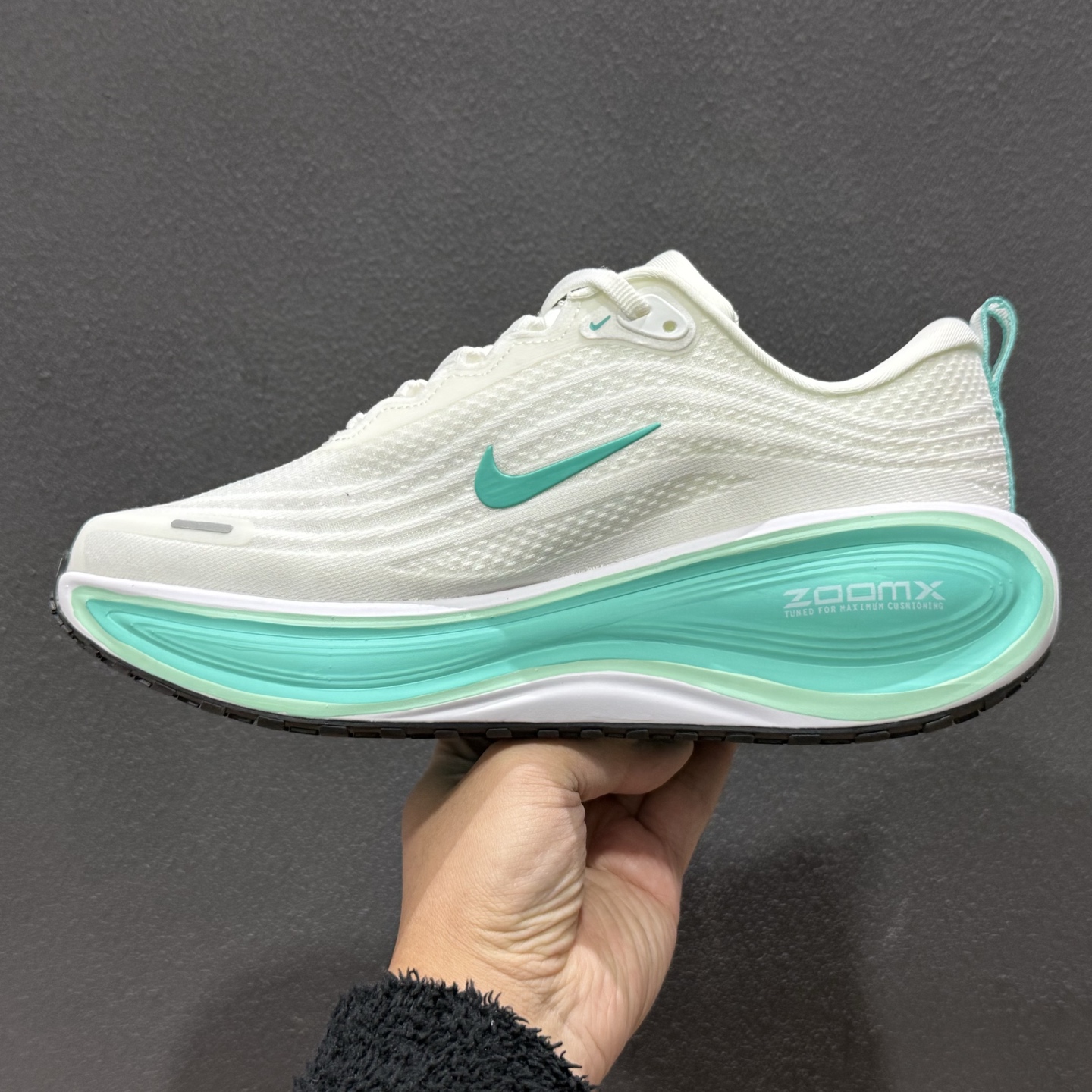 200 纯原版 NK Vomero Plus 网面透气跑步鞋 HV8150-100-Chinese UA Cheap High Quatity Brand Clothes Bags handbags Sneakers wholesale wholesaler seller from China Factory suppliers Fashion Clothing Shoes best Quality Beautiful Price 200 纯原版 NK Vomero Plus 网面透气跑步鞋 HV8150-100