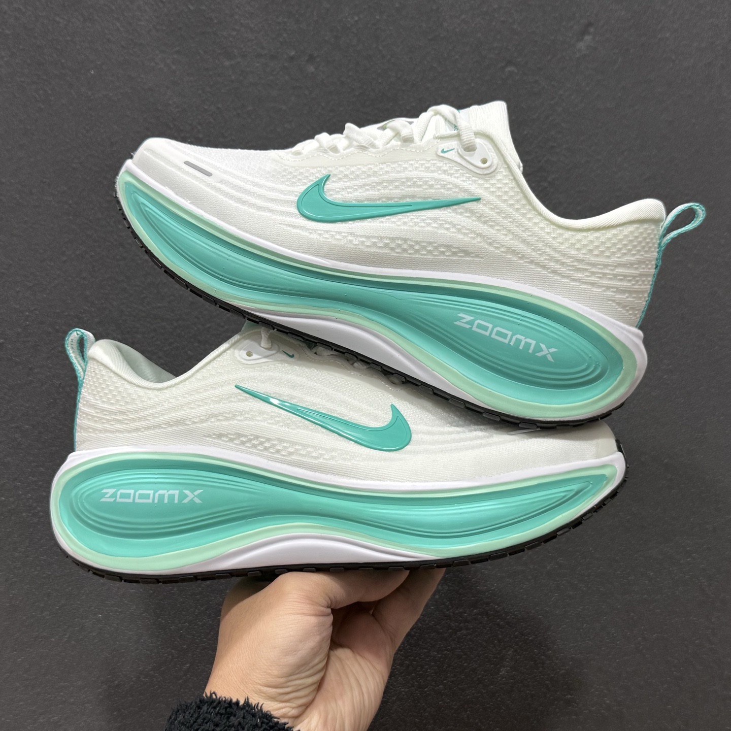 200 纯原版 NK Vomero Plus 网面透气跑步鞋 HV8150-100-Chinese UA Cheap High Quatity Brand Clothes Bags handbags Sneakers wholesale wholesaler seller from China Factory suppliers Fashion Clothing Shoes best Quality Beautiful Price 200 纯原版 NK Vomero Plus 网面透气跑步鞋 HV8150-100