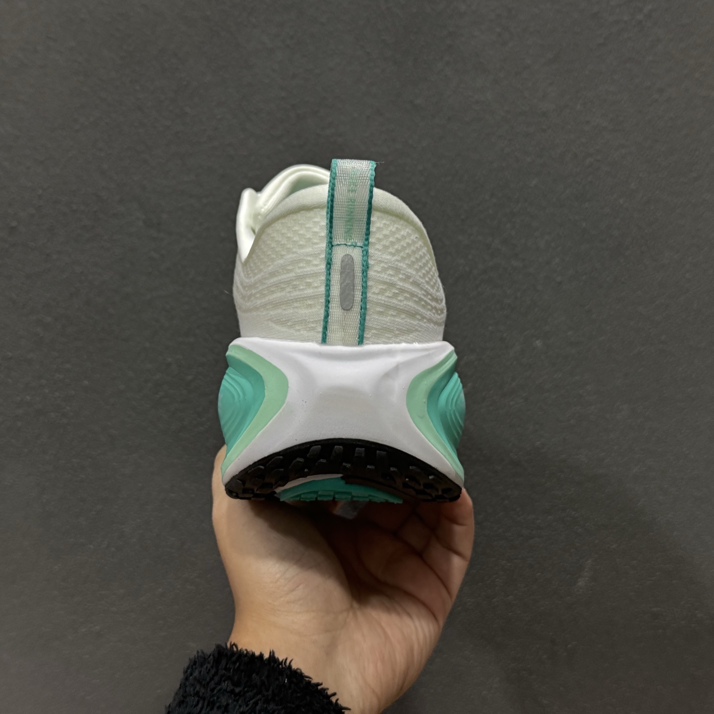 200 纯原版 NK Vomero Plus 网面透气跑步鞋 HV8150-100-Chinese UA Cheap High Quatity Brand Clothes Bags handbags Sneakers wholesale wholesaler seller from China Factory suppliers Fashion Clothing Shoes best Quality Beautiful Price 200 纯原版 NK Vomero Plus 网面透气跑步鞋 HV8150-100