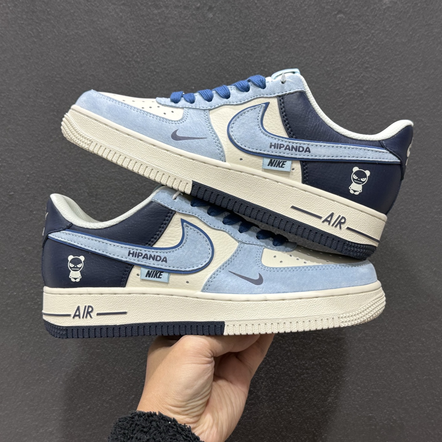 260 高端定制Nike Air Force 1 '07 Low “暴力熊联名------北卡蓝双钩” 高端定制 低帮休闲板鞋 XD9314-616-Chinese UA Cheap High Quatity Brand Clothes Bags handbags Sneakers wholesale wholesaler seller from China Factory suppliers Fashion Clothing Shoes best Quality Beautiful Price 260 高端定制Nike Air Force 1 '07 Low “暴力熊联名------北卡蓝双钩” 高端定制 低帮休闲板鞋 XD9314-616