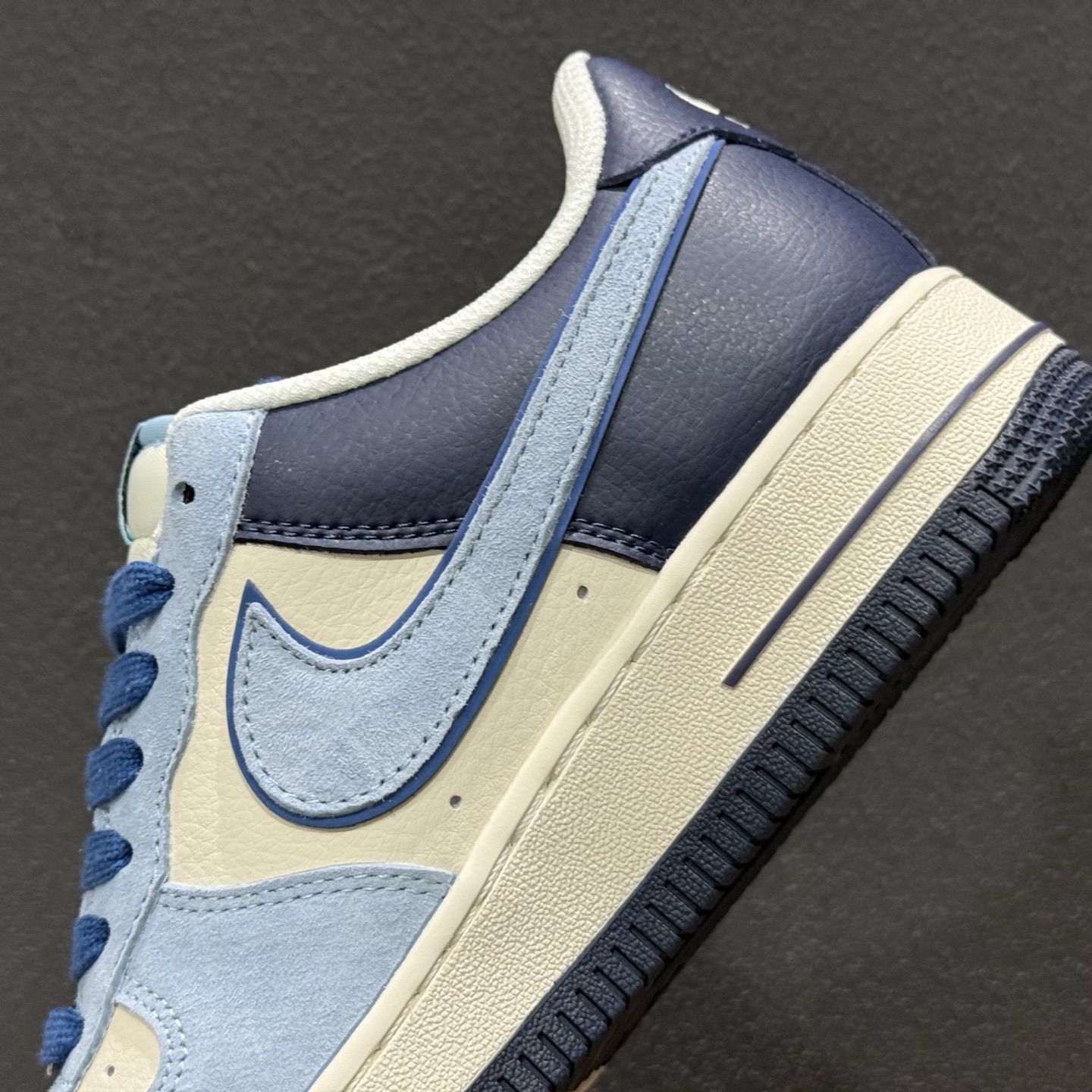 260 高端定制Nike Air Force 1 '07 Low “暴力熊联名------北卡蓝双钩” 高端定制 低帮休闲板鞋 XD9314-616-Chinese UA Cheap High Quatity Brand Clothes Bags handbags Sneakers wholesale wholesaler seller from China Factory suppliers Fashion Clothing Shoes best Quality Beautiful Price 260 高端定制Nike Air Force 1 '07 Low “暴力熊联名------北卡蓝双钩” 高端定制 低帮休闲板鞋 XD9314-616