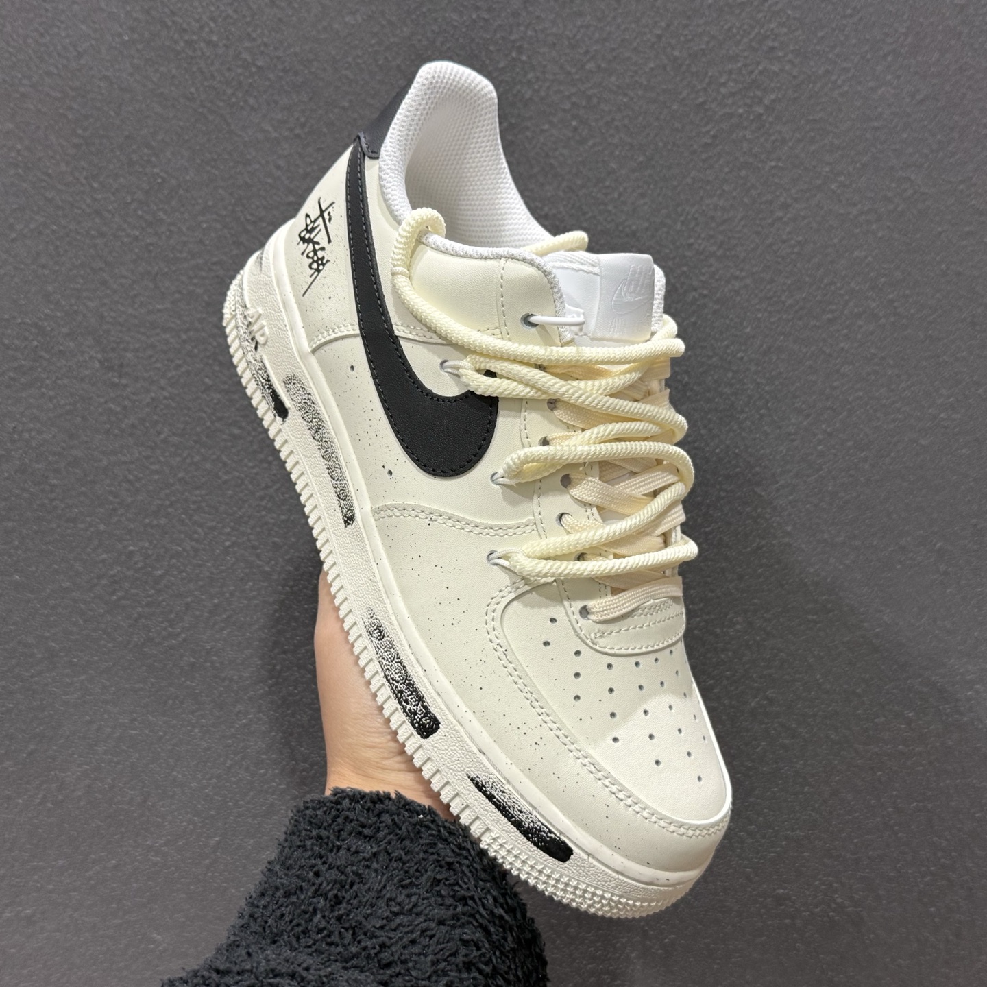 260 Nike Air Force 1 Low 手绘涂鸦 解构绑带 ZH0316-Chinese UA Cheap High Quatity Brand Clothes Bags handbags Sneakers wholesale wholesaler seller from China Factory suppliers Fashion Clothing Shoes best Quality Beautiful Price 260 Nike Air Force 1 Low 手绘涂鸦 解构绑带 ZH0316