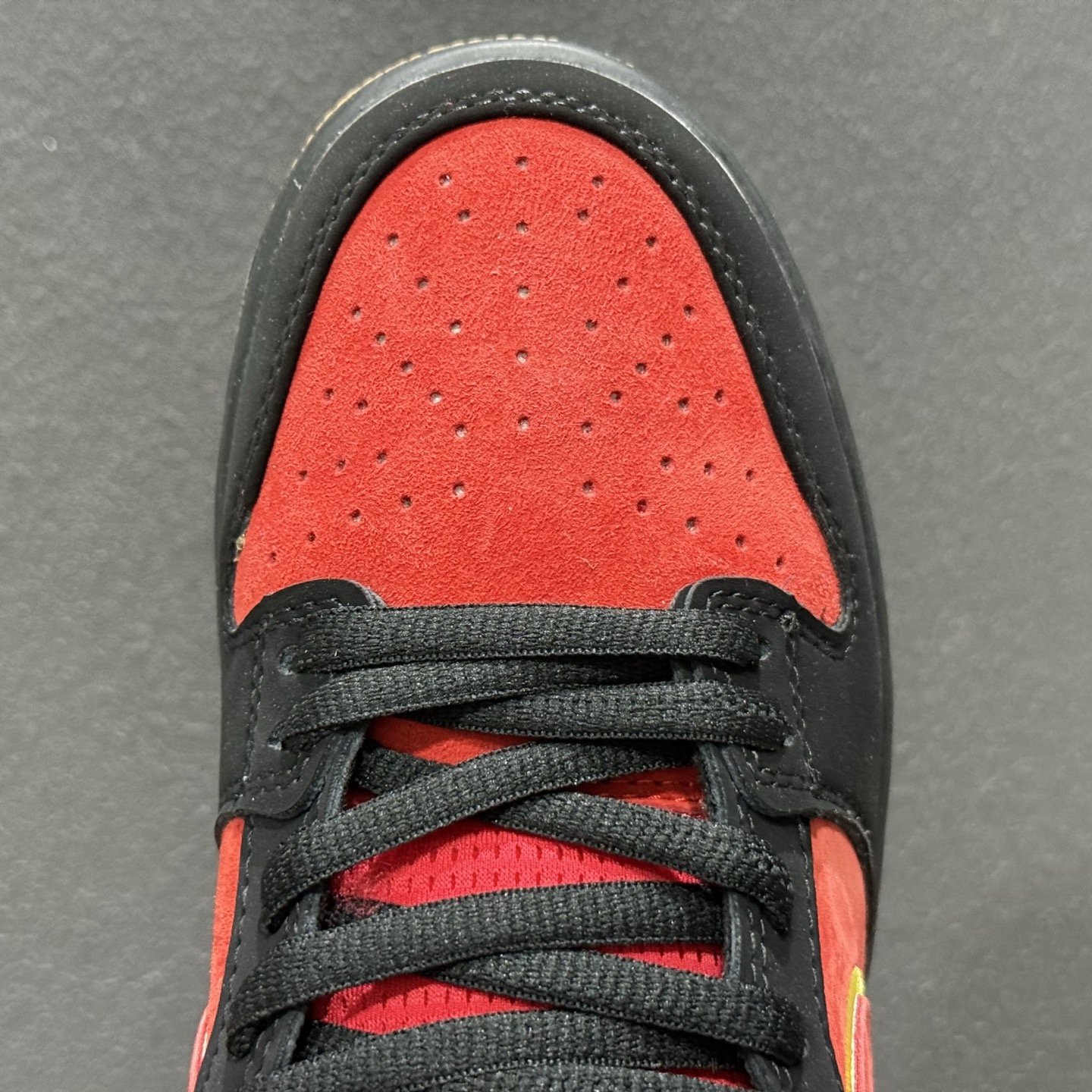 200 Nike Dunk SB 恶灵骑士 黑红 此款以简约大方的造型设计 FZ1287-300-Chinese UA Cheap High Quatity Brand Clothes Bags handbags Sneakers wholesale wholesaler seller from China Factory suppliers Fashion Clothing Shoes best Quality Beautiful Price 200 Nike Dunk SB 恶灵骑士 黑红 此款以简约大方的造型设计 FZ1287-300