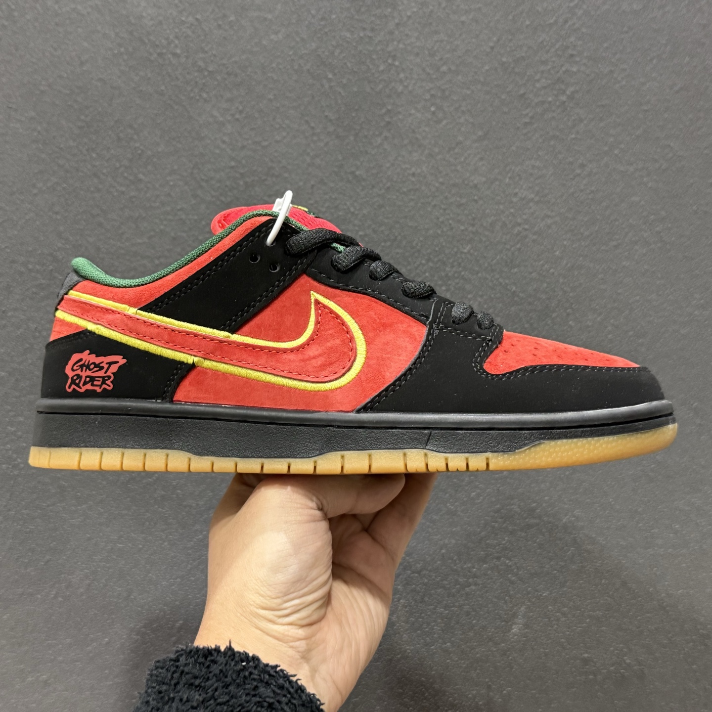200 Nike Dunk SB 恶灵骑士 黑红 此款以简约大方的造型设计 FZ1287-300-Chinese UA Cheap High Quatity Brand Clothes Bags handbags Sneakers wholesale wholesaler seller from China Factory suppliers Fashion Clothing Shoes best Quality Beautiful Price 200 Nike Dunk SB 恶灵骑士 黑红 此款以简约大方的造型设计 FZ1287-300