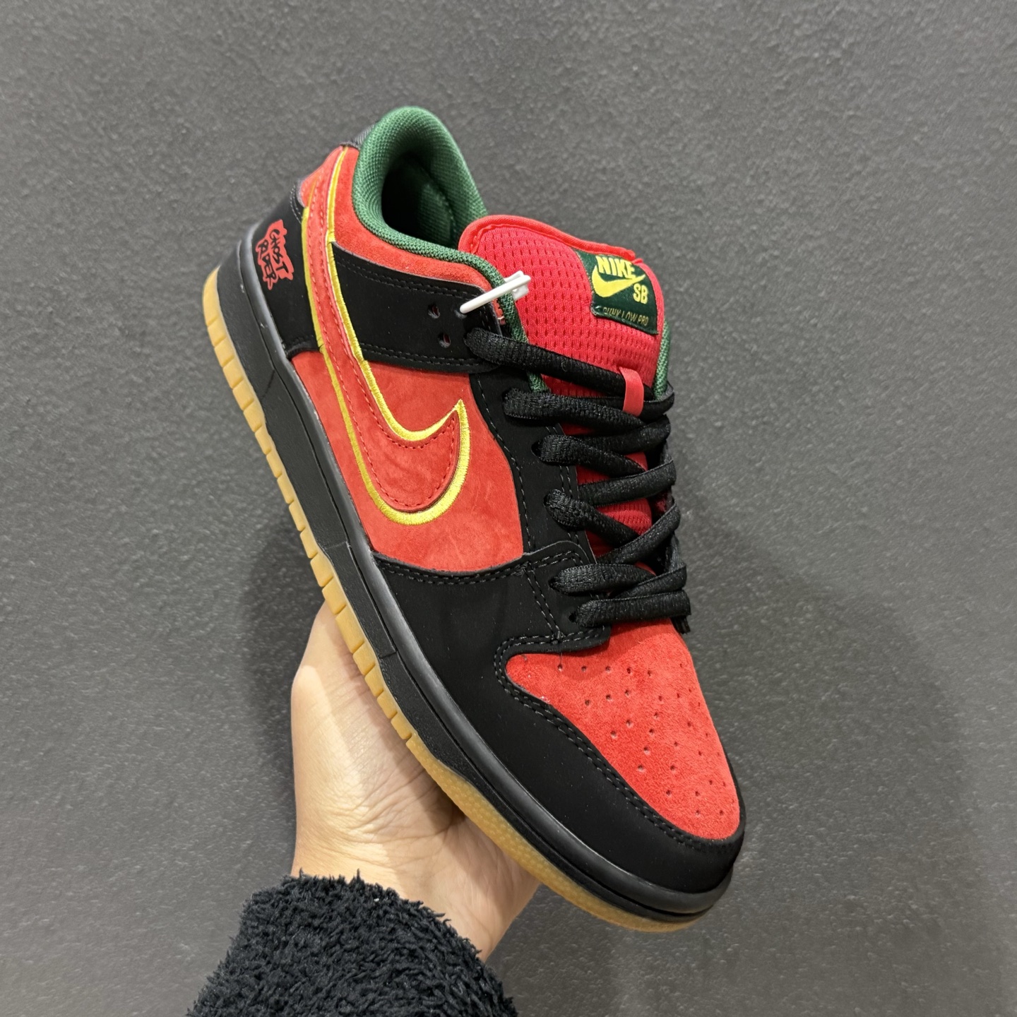 200 Nike Dunk SB 恶灵骑士 黑红 此款以简约大方的造型设计 FZ1287-300-Chinese UA Cheap High Quatity Brand Clothes Bags handbags Sneakers wholesale wholesaler seller from China Factory suppliers Fashion Clothing Shoes best Quality Beautiful Price 200 Nike Dunk SB 恶灵骑士 黑红 此款以简约大方的造型设计 FZ1287-300