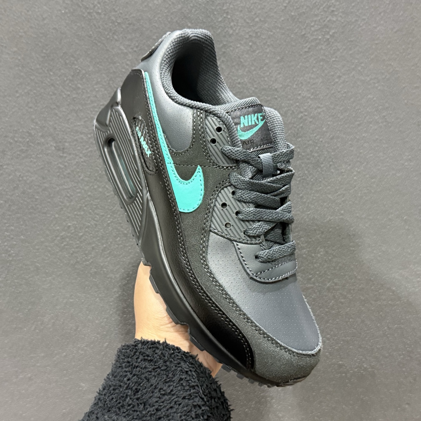 220 NIKE Air Max90 FUTURA 渠道原盒原标 经典拼接网面 IF0670-002-Chinese UA Cheap High Quatity Brand Clothes Bags handbags Sneakers wholesale wholesaler seller from China Factory suppliers Fashion Clothing Shoes best Quality Beautiful Price 220 NIKE Air Max90 FUTURA 渠道原盒原标 经典拼接网面 IF0670-002