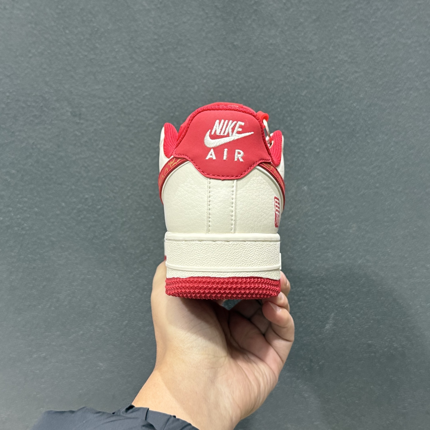 260 2026马年开运神鞋!Nike Air Force 1 红金国风炸街款 HT5088-613-Chinese UA Cheap High Quatity Brand Clothes Bags handbags Sneakers wholesale wholesaler seller from China Factory suppliers Fashion Clothing Shoes best Quality Beautiful Price 260 2026马年开运神鞋!Nike Air Force 1 红金国风炸街款 HT5088-613