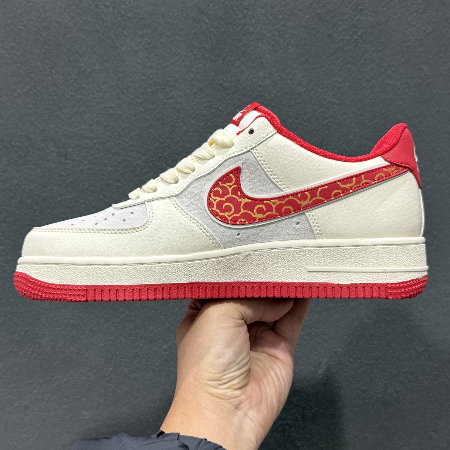 260 2026马年开运神鞋!Nike Air Force 1 红金国风炸街款 HT5088-613-Chinese UA Cheap High Quatity Brand Clothes Bags handbags Sneakers wholesale wholesaler seller from China Factory suppliers Fashion Clothing Shoes best Quality Beautiful Price 260 2026马年开运神鞋!Nike Air Force 1 红金国风炸街款 HT5088-613