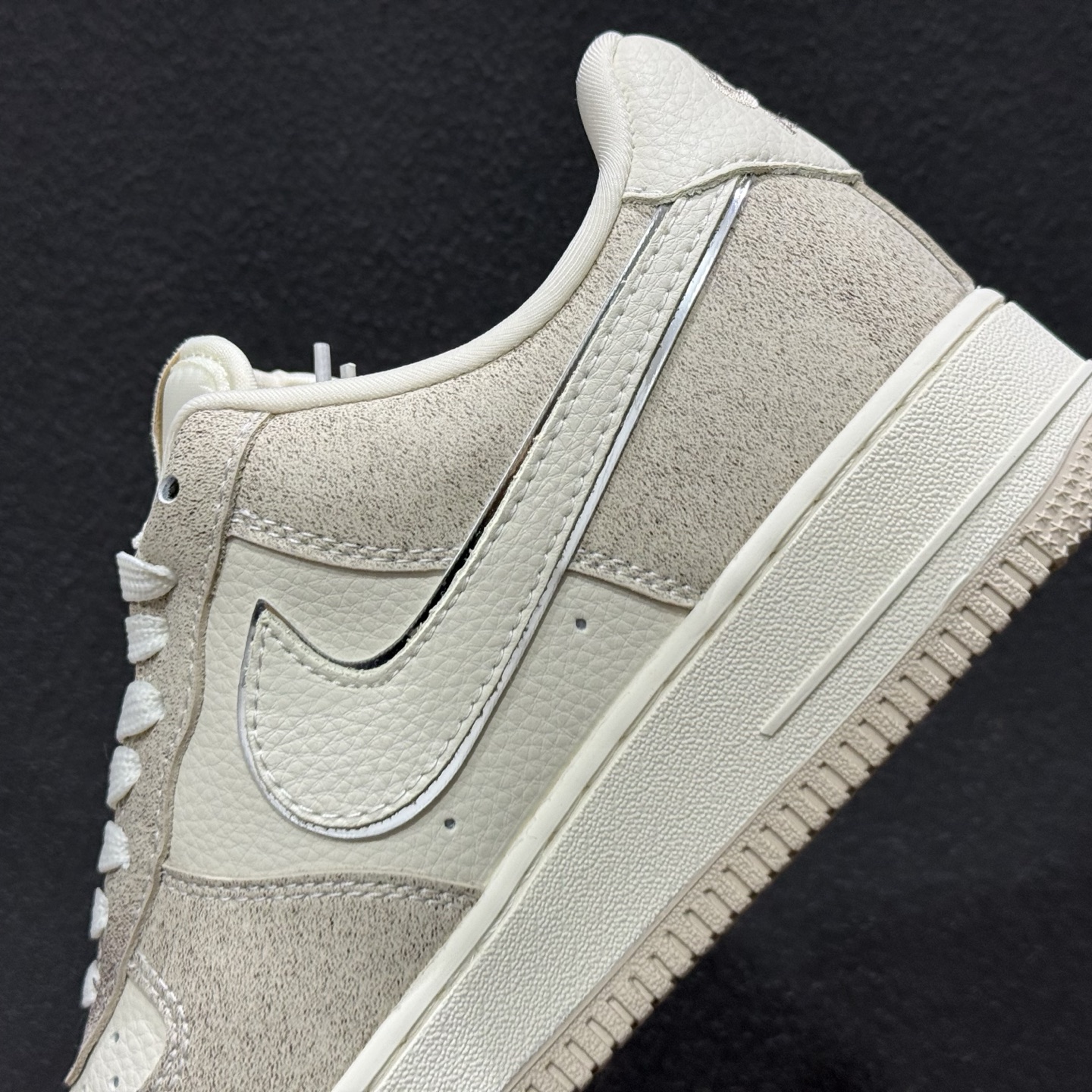 260 Nike Air Force 1 Low x PRADA 联名款｜奶油灰调的奢雅新风尚 XL1979-129