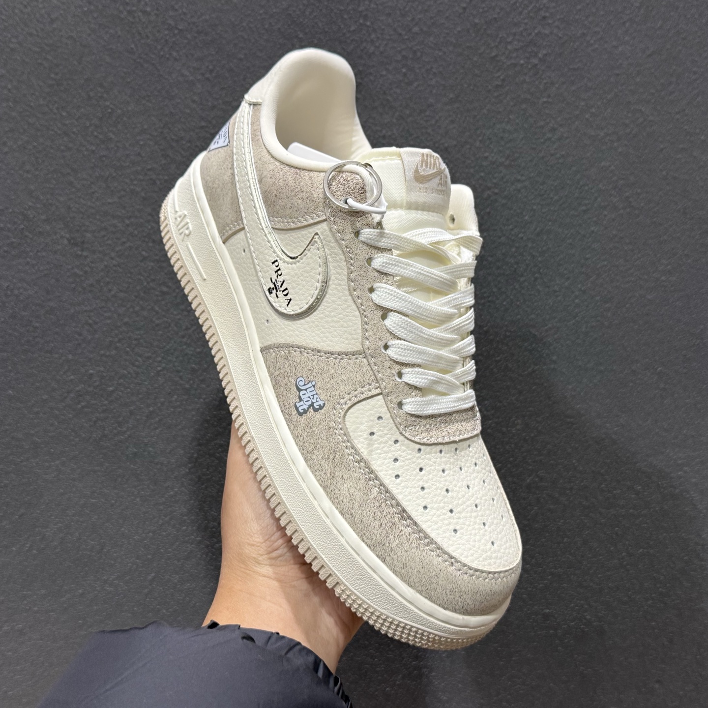 260 Nike Air Force 1 Low x PRADA 联名款｜奶油灰调的奢雅新风尚 XL1979-129