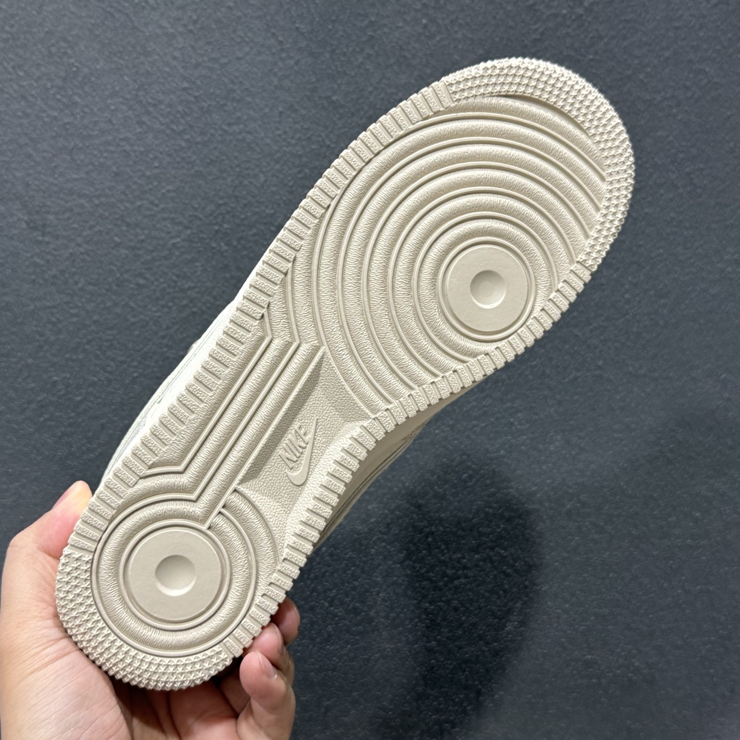 260 Nike Air Force 1 Low x PRADA 联名款｜奶油灰调的奢雅新风尚 XL1979-129