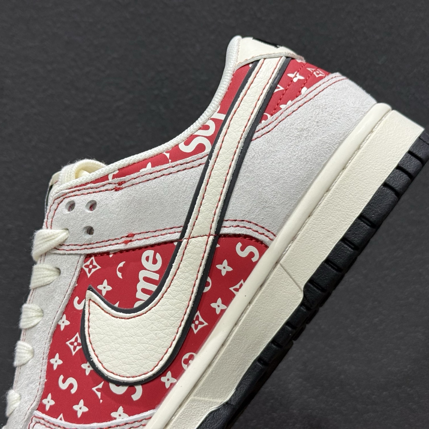 280 红纹老花炸街王！Nike SB Dunk Low 马年限定款重磅来袭 JP2026-107