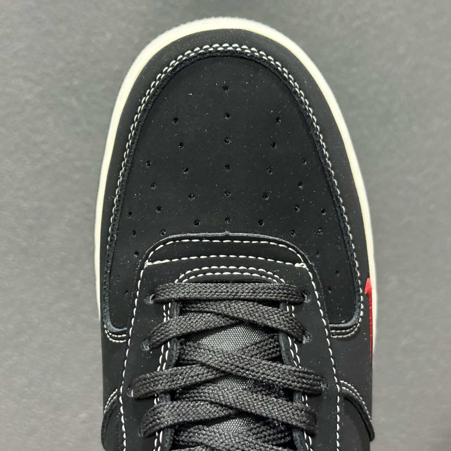 260 Nike Air Force 1 '07 Low “川久保玲联名——磨砂黑红爱心”空军一号 高端定制 低帮 运动鞋 LD1999-007-Chinese UA Cheap High Quatity Brand Clothes Bags handbags Sneakers wholesale wholesaler seller from China Factory suppliers Fashion Clothing Shoes best Quality Beautiful Price 260 Nike Air Force 1 '07 Low “川久保玲联名——磨砂黑红爱心”空军一号 高端定制 低帮 运动鞋 LD1999-007