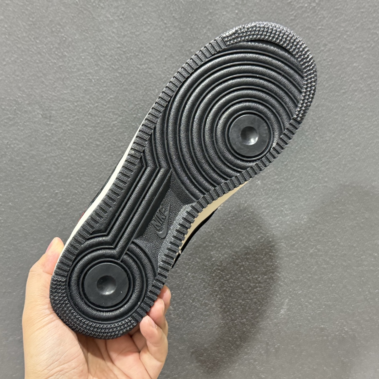 260 Nike Air Force 1 '07 Low “川久保玲联名——磨砂黑红爱心”空军一号 高端定制 低帮 运动鞋 LD1999-007-Chinese UA Cheap High Quatity Brand Clothes Bags handbags Sneakers wholesale wholesaler seller from China Factory suppliers Fashion Clothing Shoes best Quality Beautiful Price 260 Nike Air Force 1 '07 Low “川久保玲联名——磨砂黑红爱心”空军一号 高端定制 低帮 运动鞋 LD1999-007
