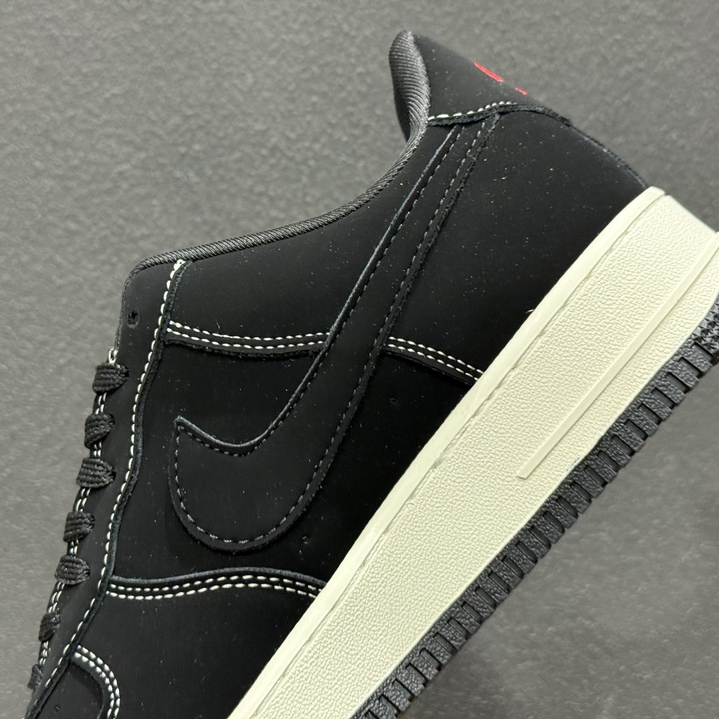 260 Nike Air Force 1 '07 Low “川久保玲联名——磨砂黑红爱心”空军一号 高端定制 低帮 运动鞋 LD1999-007-Chinese UA Cheap High Quatity Brand Clothes Bags handbags Sneakers wholesale wholesaler seller from China Factory suppliers Fashion Clothing Shoes best Quality Beautiful Price 260 Nike Air Force 1 '07 Low “川久保玲联名——磨砂黑红爱心”空军一号 高端定制 低帮 运动鞋 LD1999-007