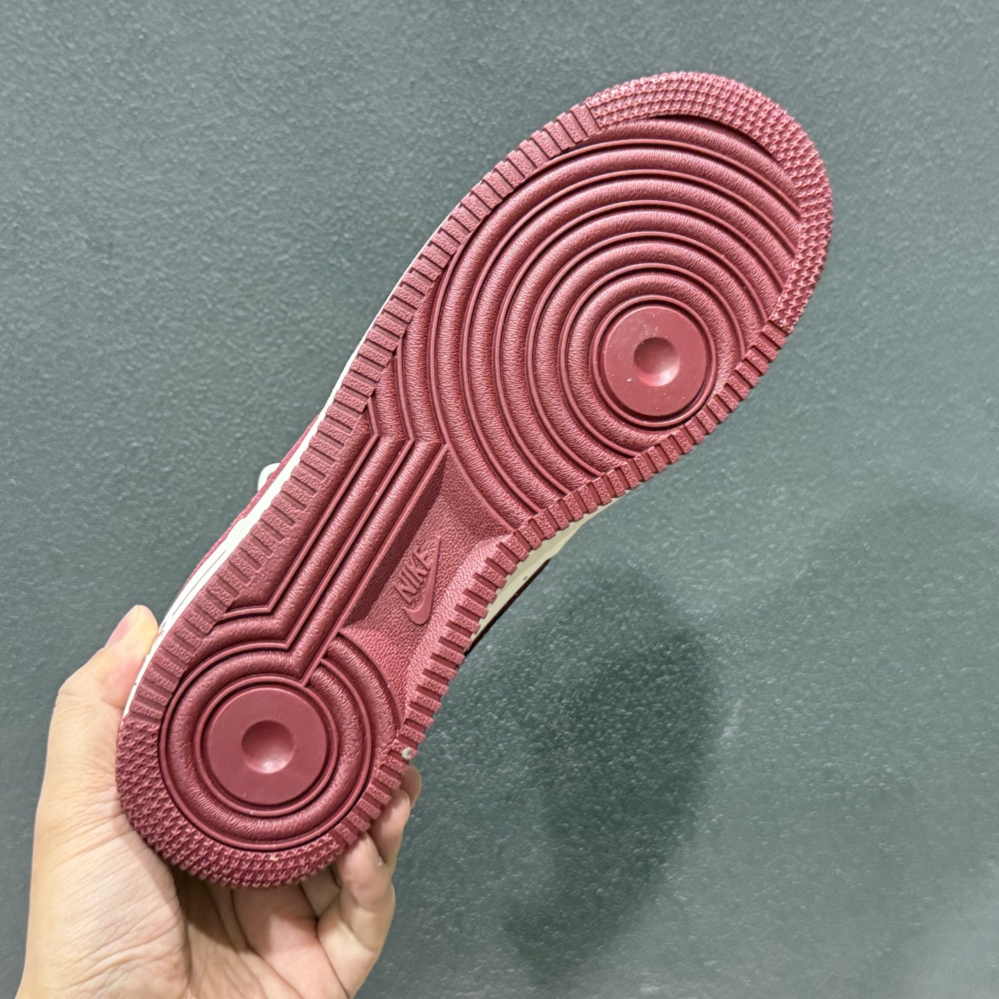 260 Nike Air Force 1 马年限定款美到犯规白红主调搭配祥云暗纹 DD1982-348-Chinese UA Cheap High Quatity Brand Clothes Bags handbags Sneakers wholesale wholesaler seller from China Factory suppliers Fashion Clothing Shoes best Quality Beautiful Price 260 Nike Air Force 1 马年限定款美到犯规白红主调搭配祥云暗纹 DD1982-348