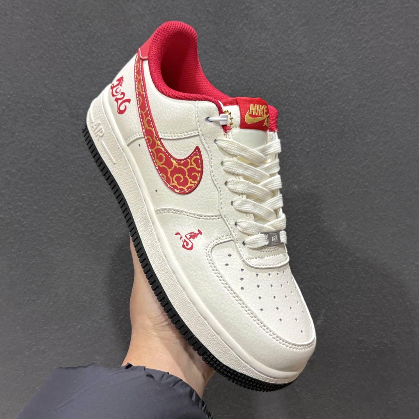 260 Nike Air Force 1'07 Low 马年限定 吉祥米红勾 空军一号低帮休闲板鞋 MZ9588-820-Chinese UA Cheap High Quatity Brand Clothes Bags handbags Sneakers wholesale wholesaler seller from China Factory suppliers Fashion Clothing Shoes best Quality Beautiful Price 260 Nike Air Force 1'07 Low 马年限定 吉祥米红勾 空军一号低帮休闲板鞋 MZ9588-820
