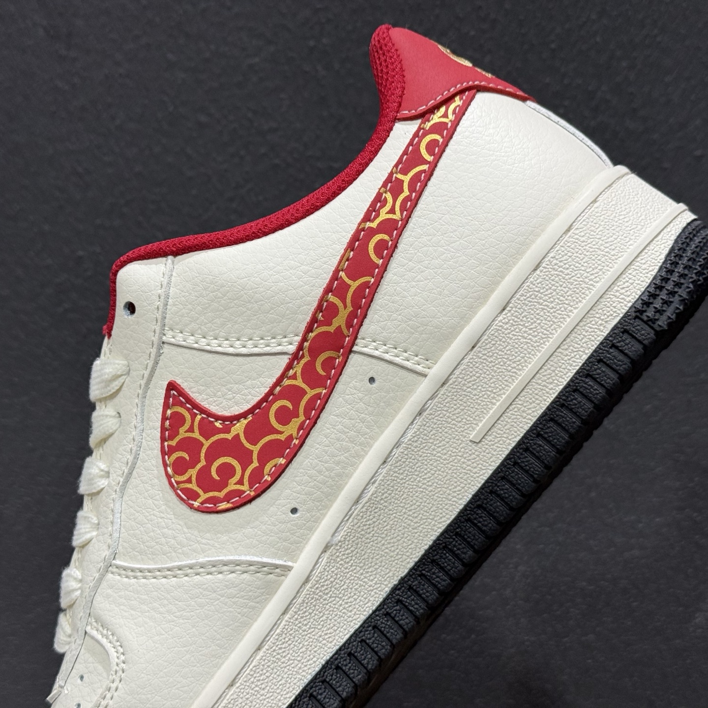 260 Nike Air Force 1'07 Low 马年限定 吉祥米红勾 空军一号低帮休闲板鞋 MZ9588-820-Chinese UA Cheap High Quatity Brand Clothes Bags handbags Sneakers wholesale wholesaler seller from China Factory suppliers Fashion Clothing Shoes best Quality Beautiful Price 260 Nike Air Force 1'07 Low 马年限定 吉祥米红勾 空军一号低帮休闲板鞋 MZ9588-820