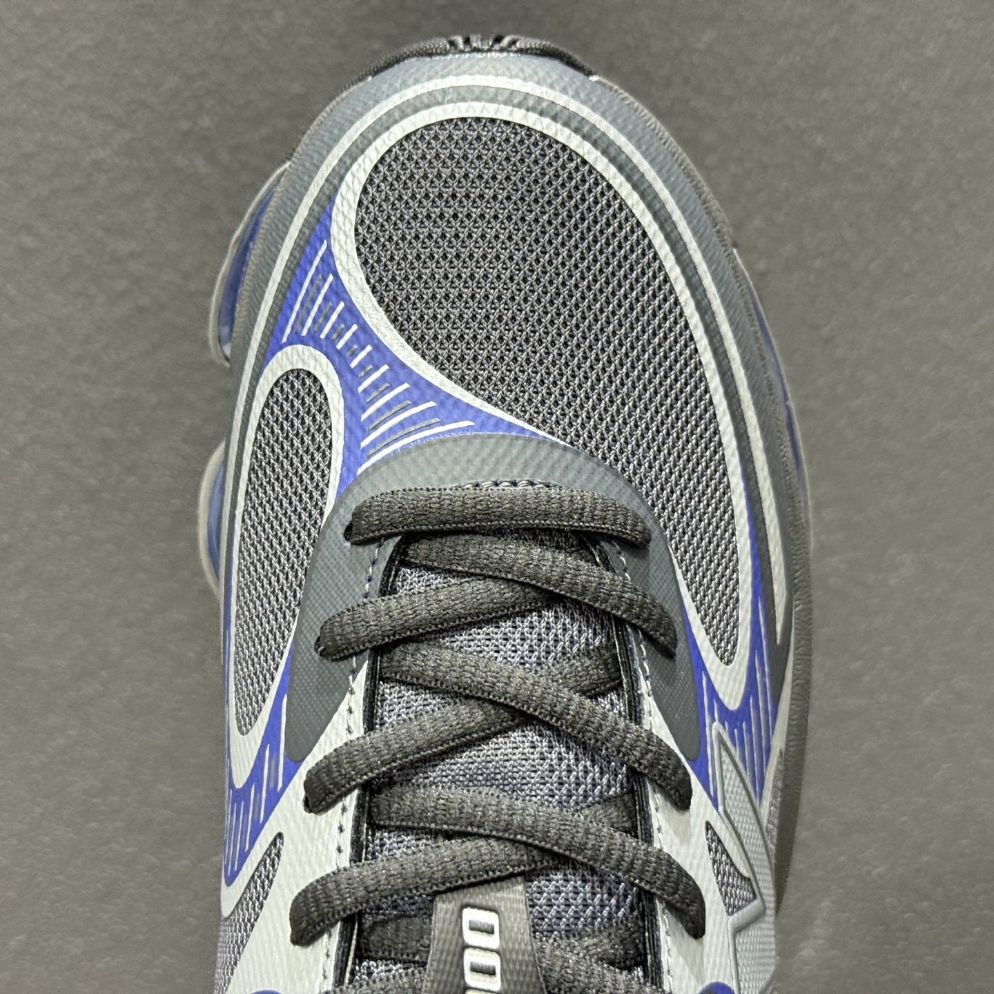 220 New Balance 新百伦 网面休闲鞋 U200015V-731