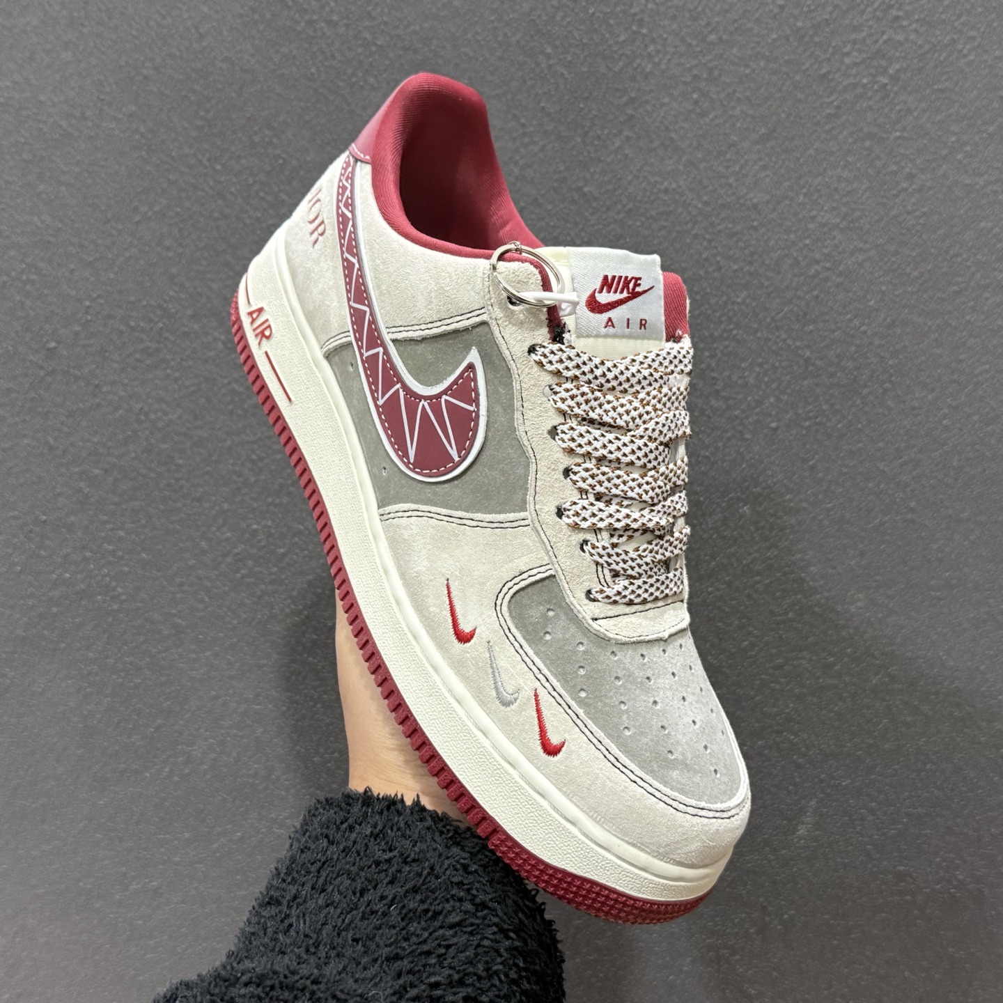260 奢潮碰撞|Air Force 1 Low x Dior联名款复古质感拉满 SY1388-028-Chinese UA Cheap High Quatity Brand Clothes Bags handbags Sneakers wholesale wholesaler seller from China Factory suppliers Fashion Clothing Shoes best Quality Beautiful Price 260 奢潮碰撞|Air Force 1 Low x Dior联名款复古质感拉满 SY1388-028