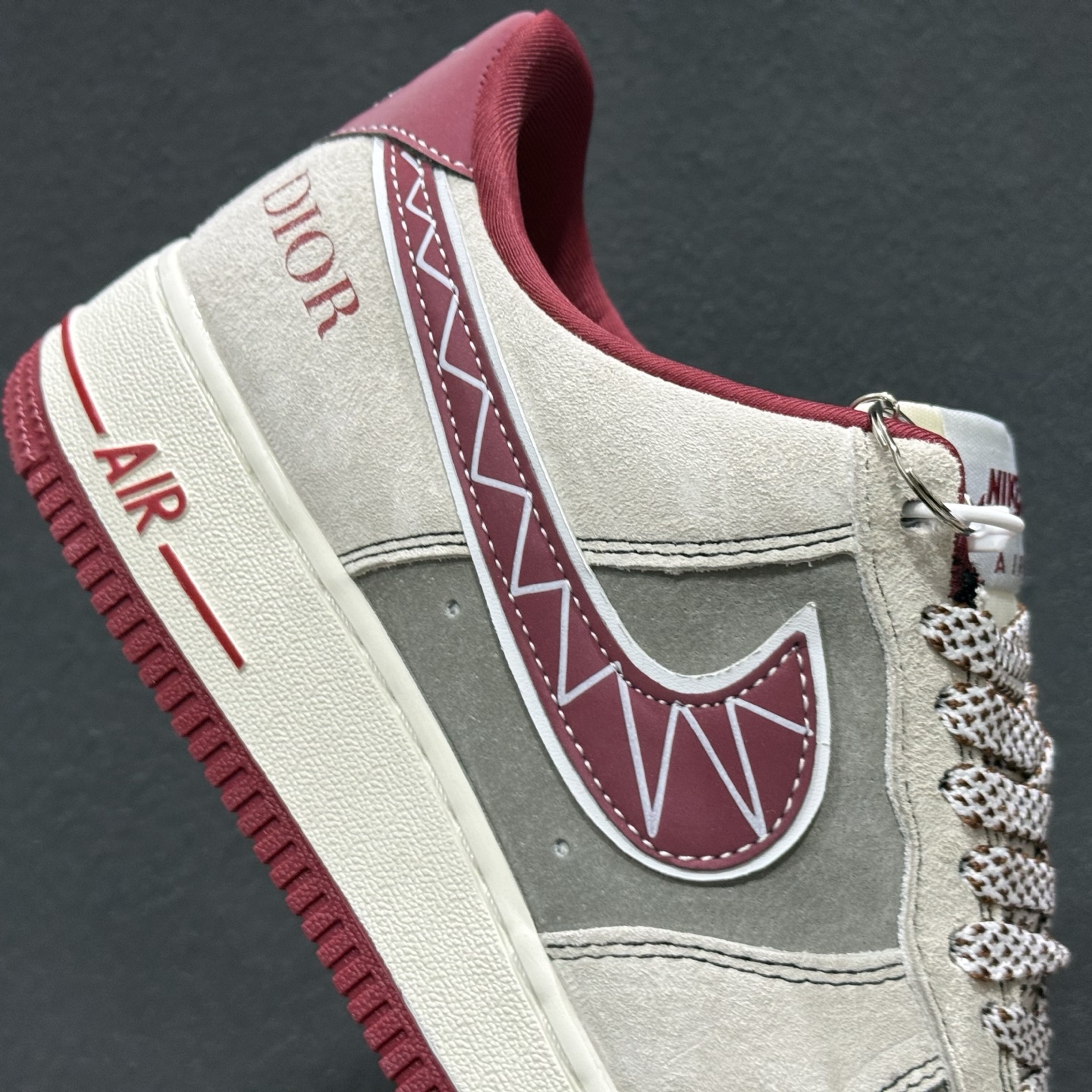 260 奢潮碰撞|Air Force 1 Low x Dior联名款复古质感拉满 SY1388-028-Chinese UA Cheap High Quatity Brand Clothes Bags handbags Sneakers wholesale wholesaler seller from China Factory suppliers Fashion Clothing Shoes best Quality Beautiful Price 260 奢潮碰撞|Air Force 1 Low x Dior联名款复古质感拉满 SY1388-028