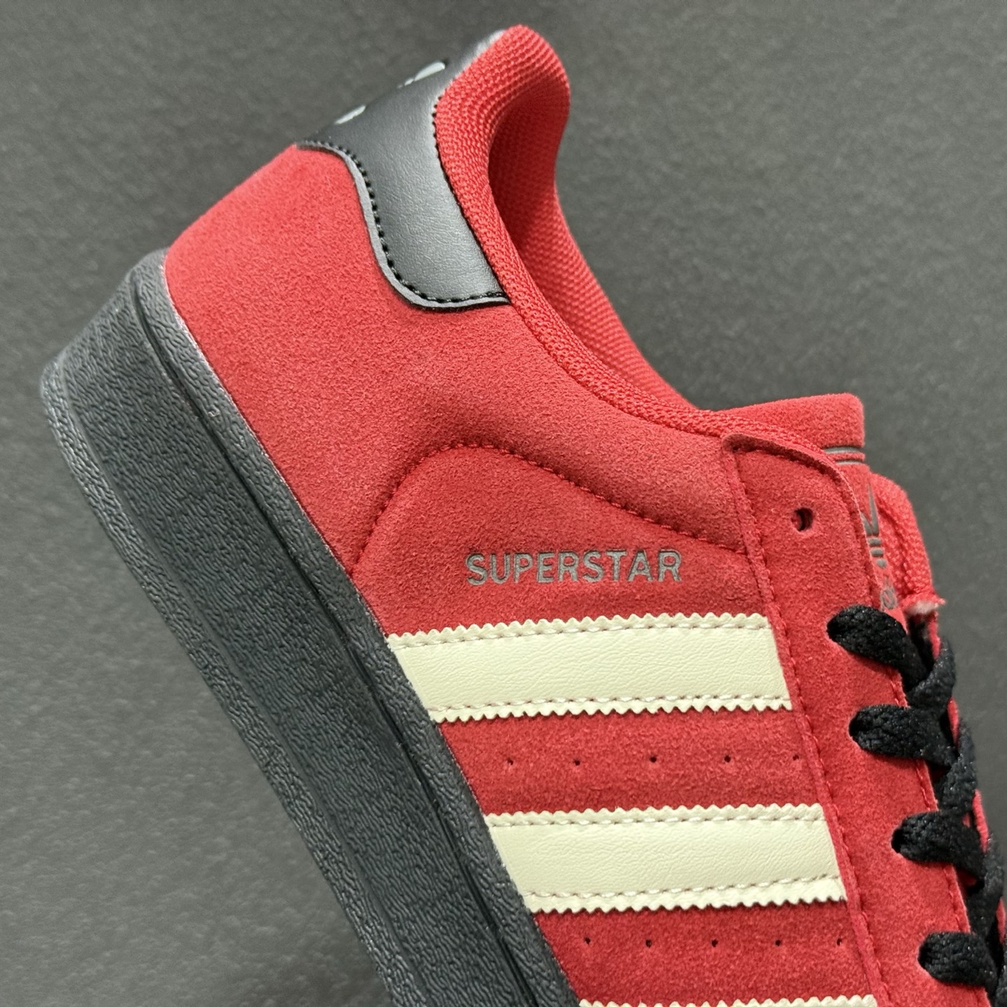 130 ：Adidas Originals Superstar贝壳头系列 阿迪达斯 低帮经典百搭休闲运动板鞋 JQ3220-132