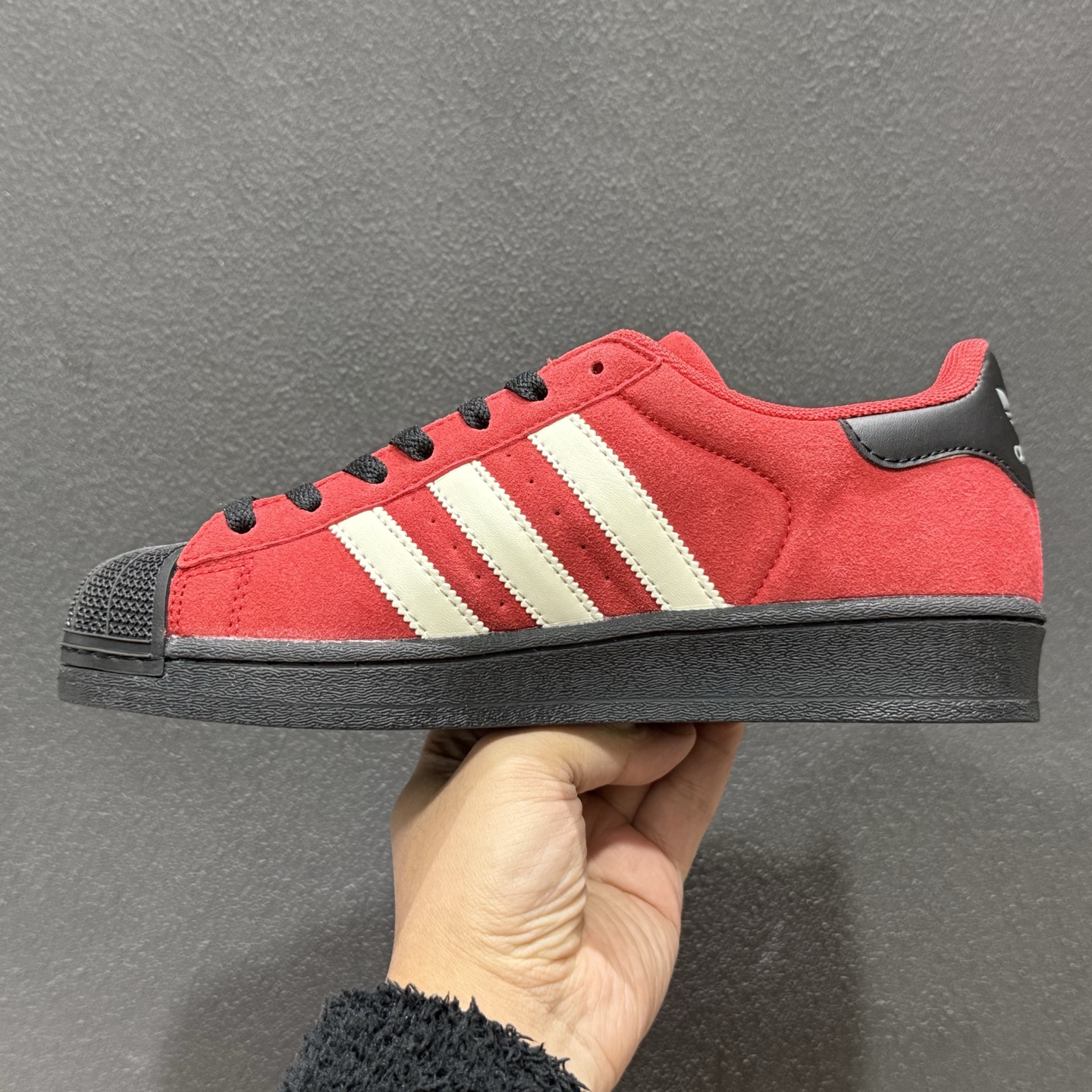130 ：Adidas Originals Superstar贝壳头系列 阿迪达斯 低帮经典百搭休闲运动板鞋 JQ3220-132