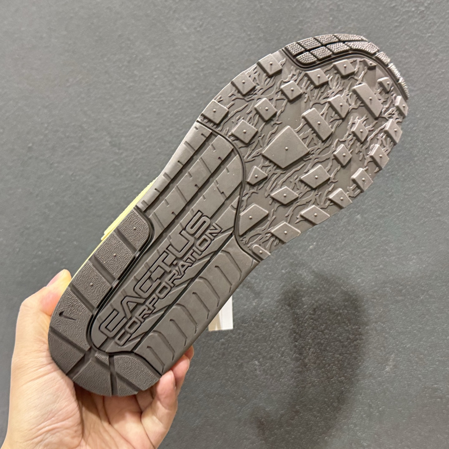 380 Travis Scoot x Nike Air 1 小麦 倒钩 DO9392-700-Chinese UA Cheap High Quatity Brand Clothes Bags handbags Sneakers wholesale wholesaler seller from China Factory suppliers Fashion Clothing Shoes best Quality Beautiful Price 380 Travis Scoot x Nike Air 1 小麦 倒钩 DO9392-700