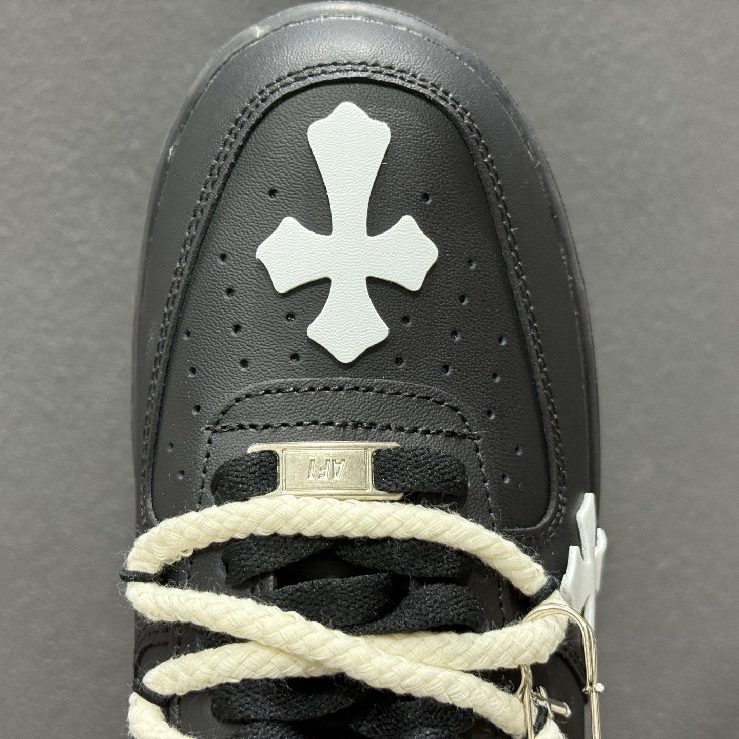 260 “黑耀十字”订制空军一号板鞋 CW2288-111-Chinese UA Cheap High Quatity Brand Clothes Bags handbags Sneakers wholesale wholesaler seller from China Factory suppliers Fashion Clothing Shoes best Quality Beautiful Price 260 “黑耀十字”订制空军一号板鞋 CW2288-111